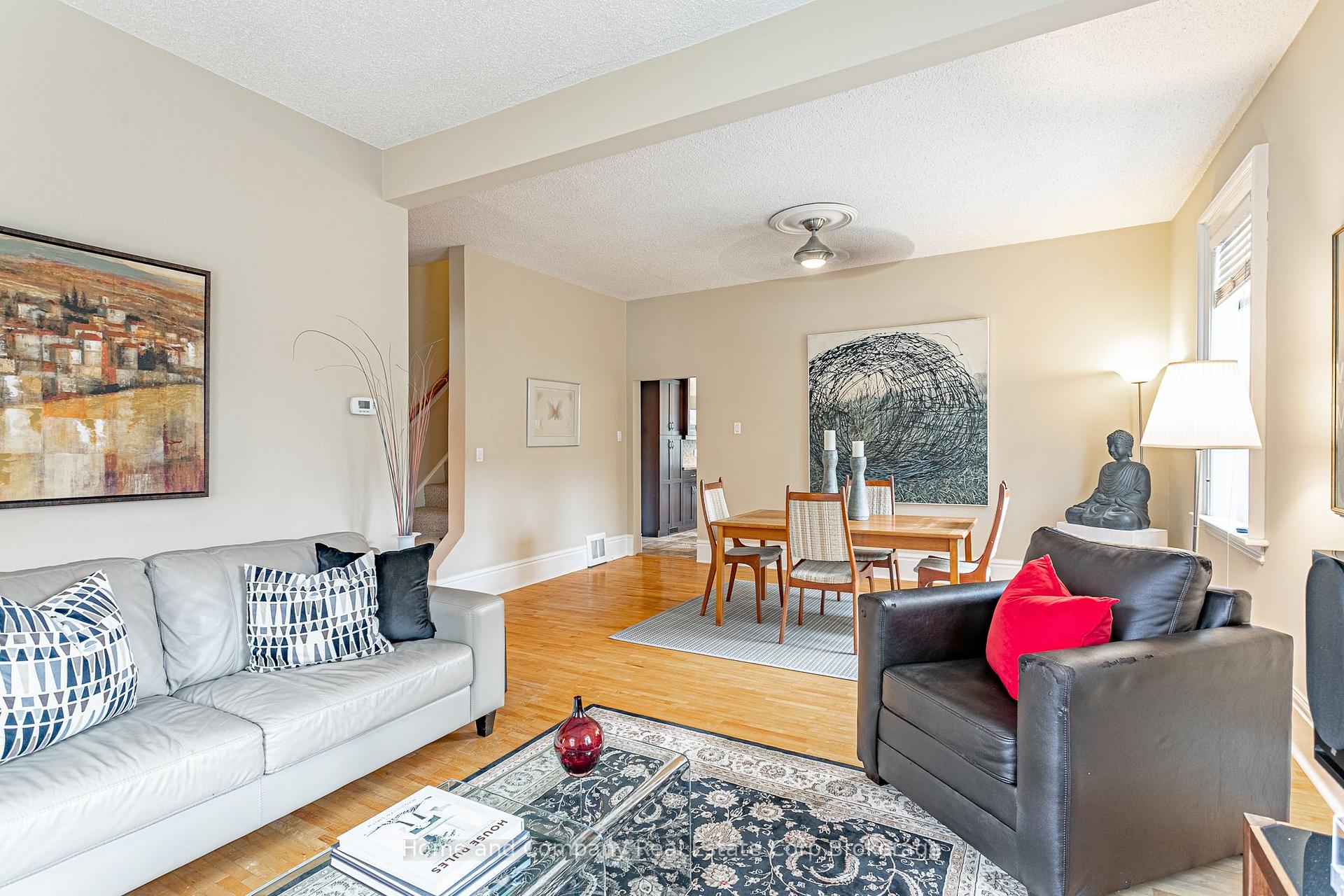 Photo 11 of 105 Centre Street, Stratford — HOMEH