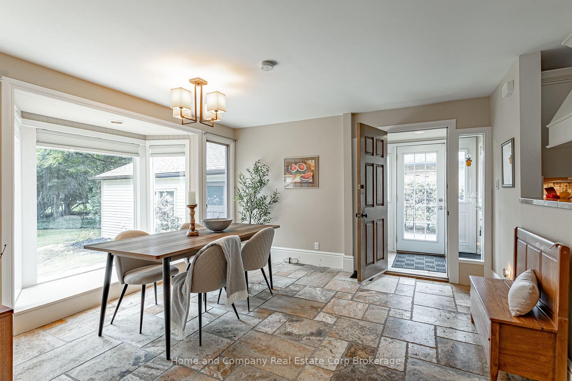 Photo 16 of 105 Centre Street, Stratford — HOMEH