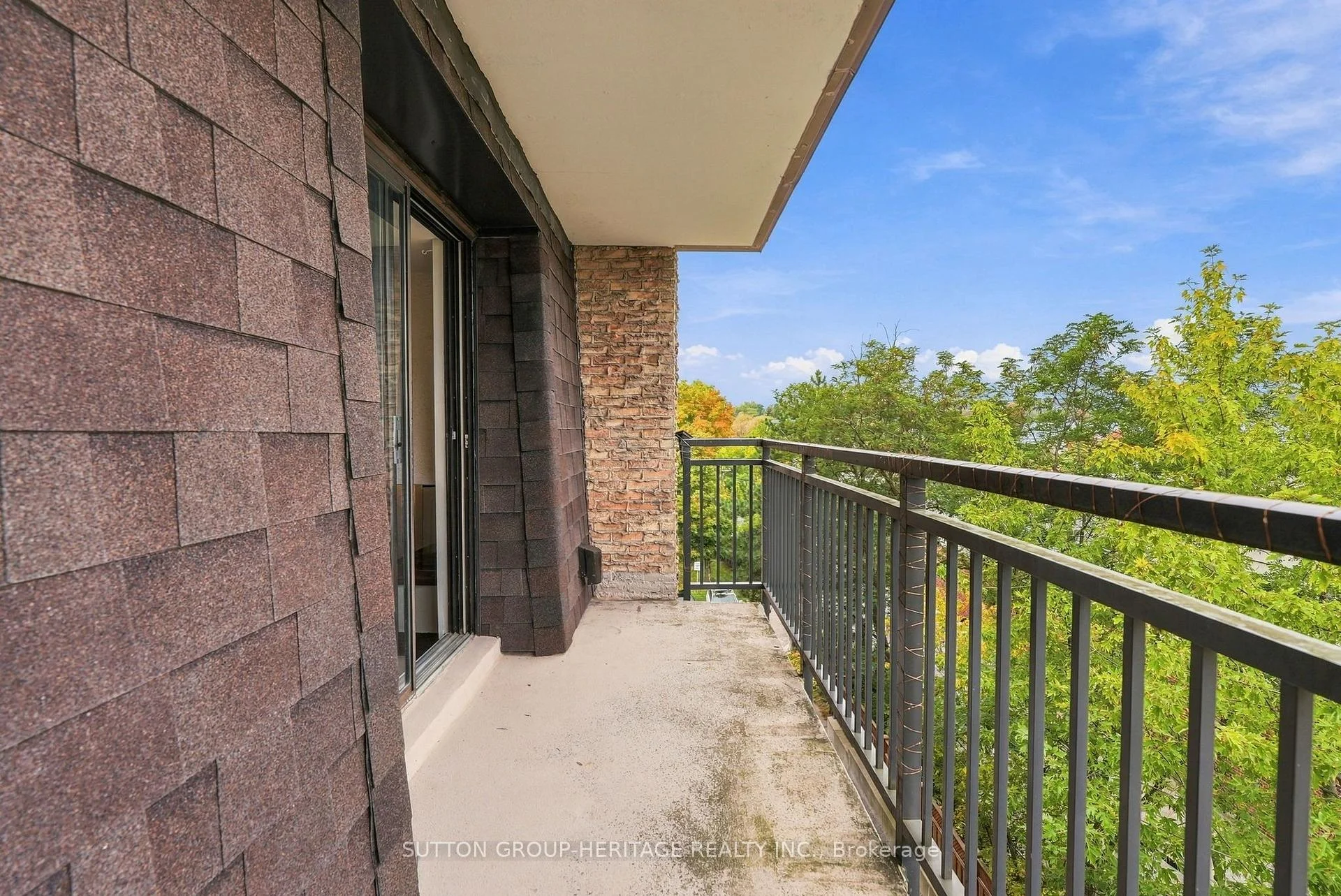 Photo 20 of Unit 406, 15390 Yonge Street, Aurora, Aurora Village — HOMEH