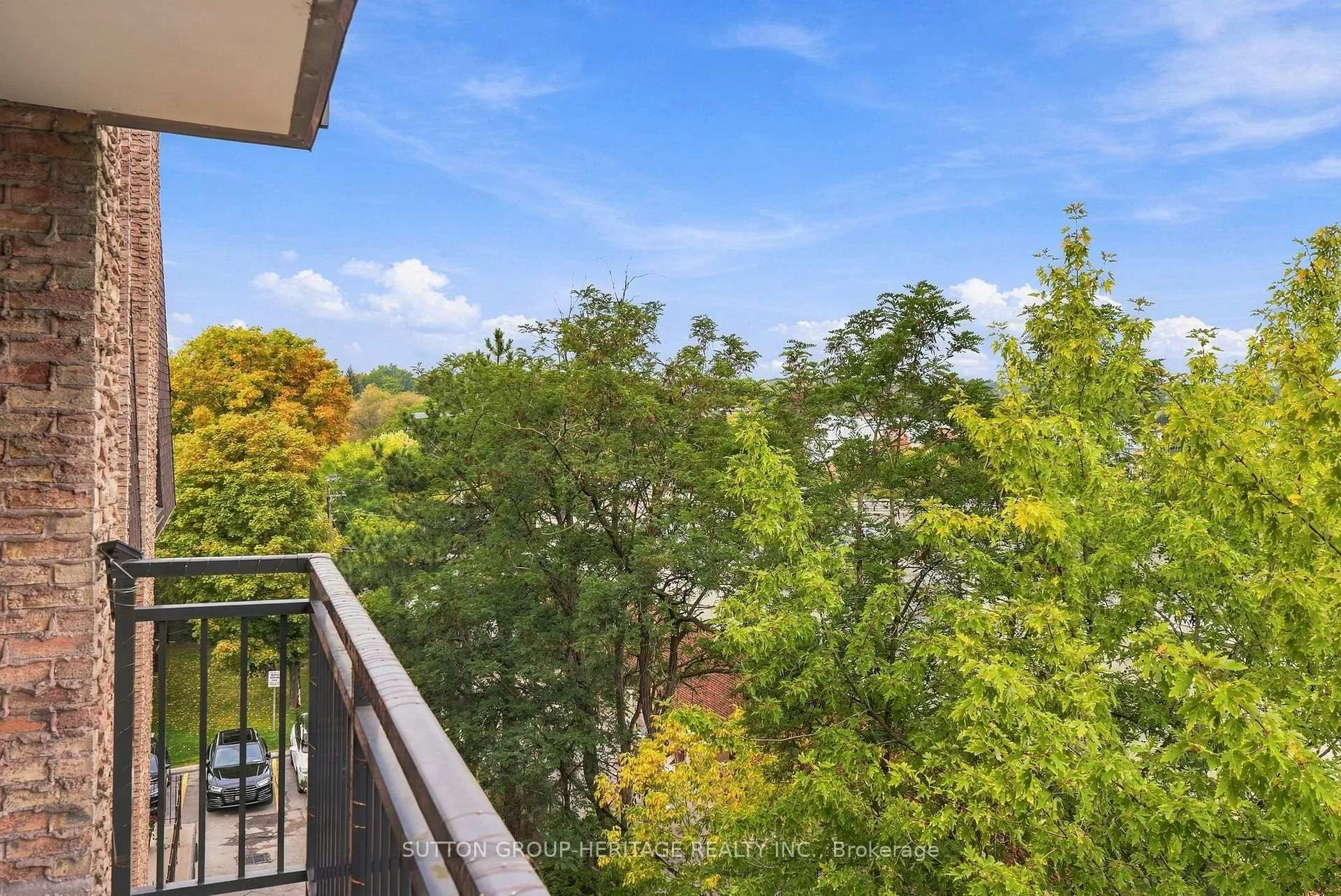 Photo 21 of Unit 406, 15390 Yonge Street, Aurora, Aurora Village — HOMEH