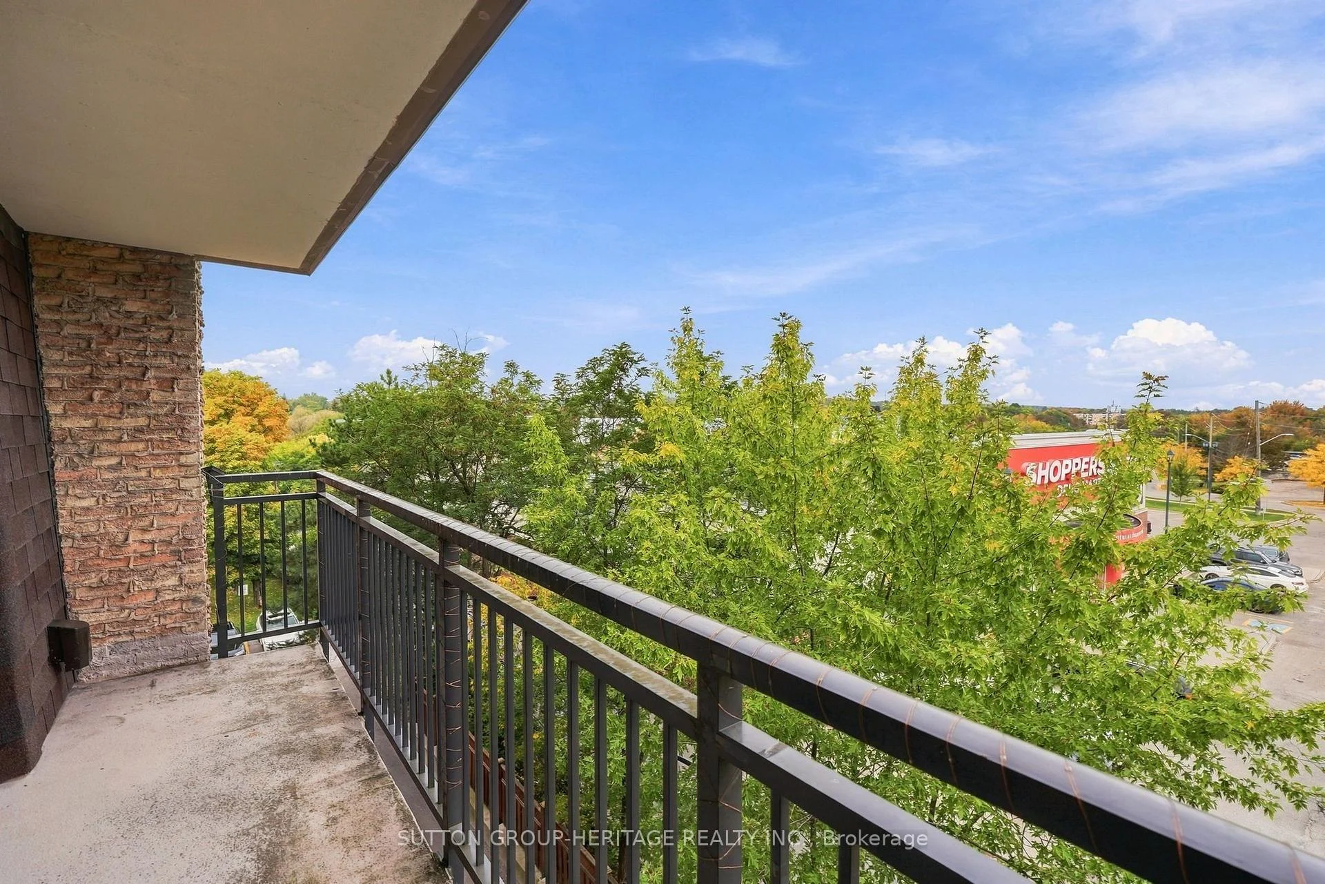 Photo 22 of Unit 406, 15390 Yonge Street, Aurora, Aurora Village — HOMEH