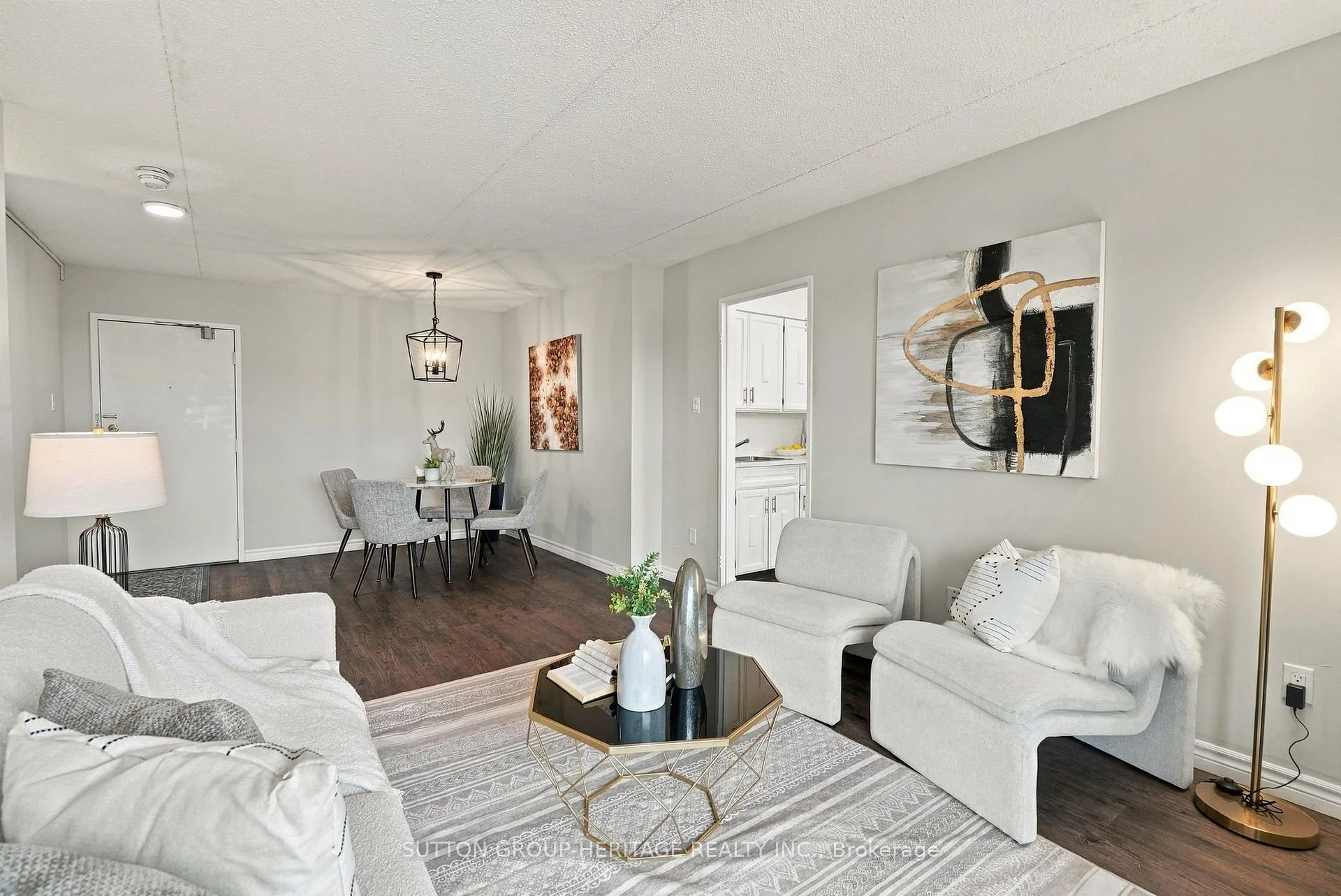 Photo 26 of Unit 406, 15390 Yonge Street, Aurora, Aurora Village — HOMEH