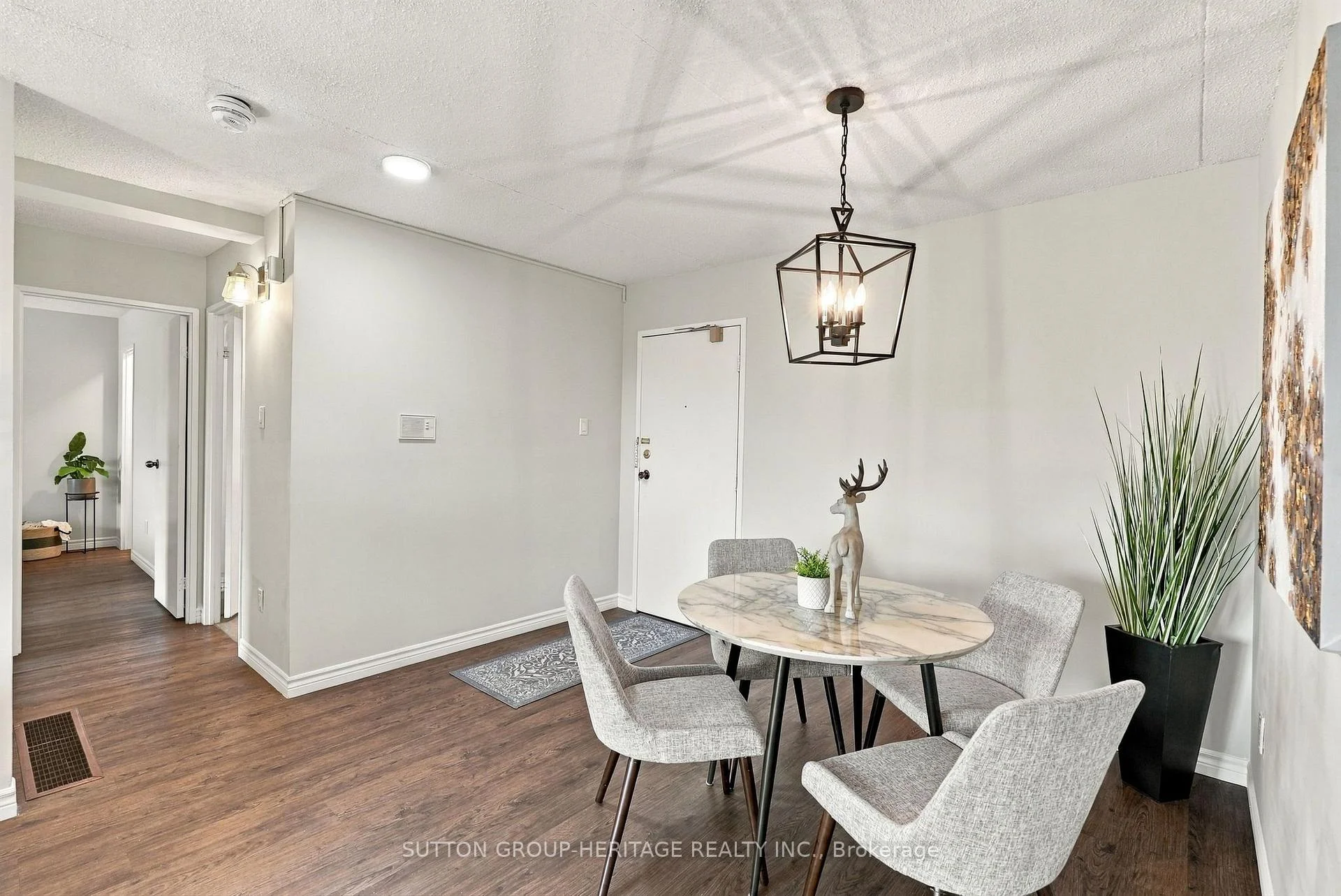 Photo 27 of Unit 406, 15390 Yonge Street, Aurora, Aurora Village — HOMEH