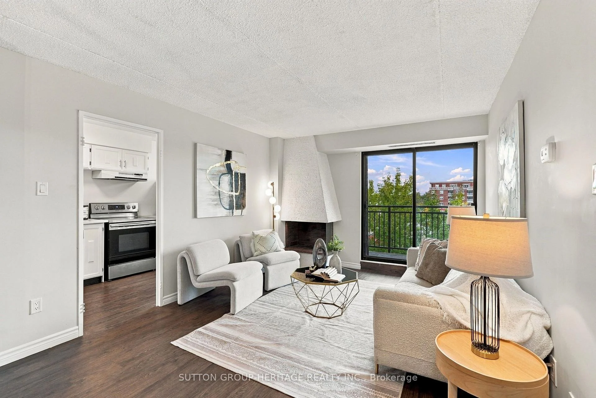 Photo 29 of Unit 406, 15390 Yonge Street, Aurora, Aurora Village — HOMEH