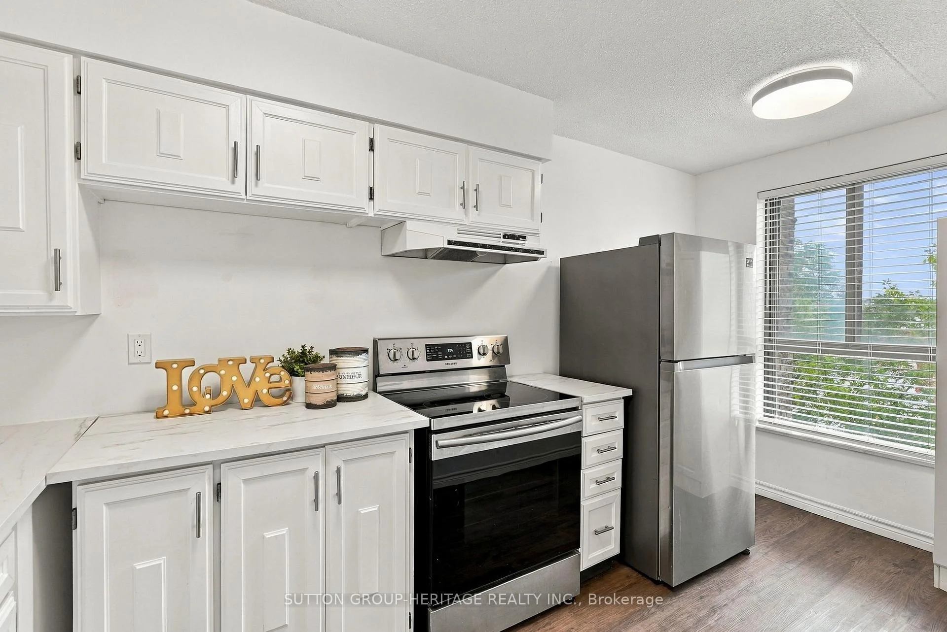 Photo 31 of Unit 406, 15390 Yonge Street, Aurora, Aurora Village — HOMEH