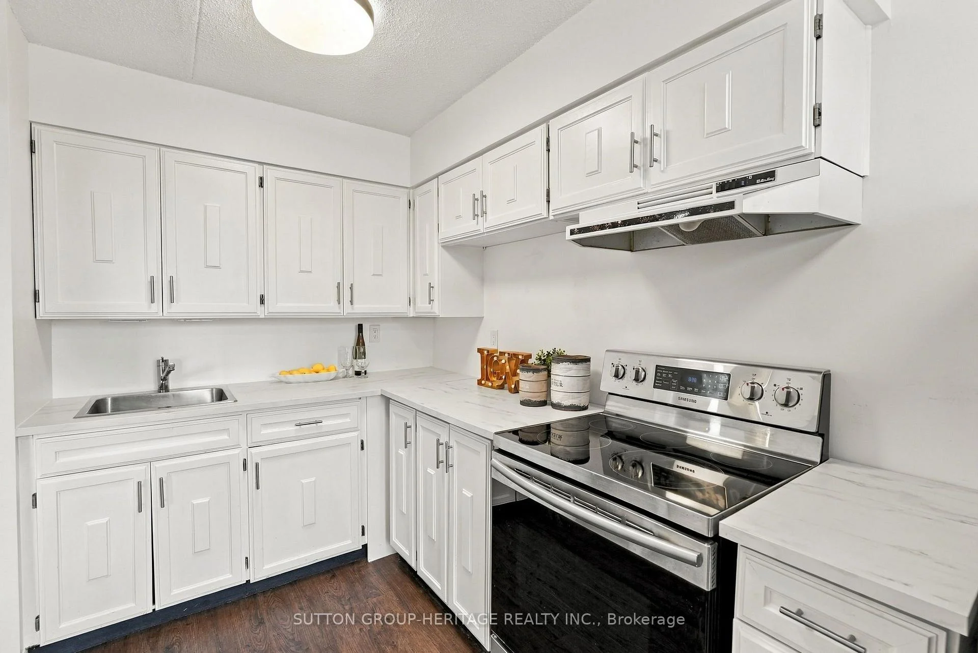 Photo 33 of Unit 406, 15390 Yonge Street, Aurora, Aurora Village — HOMEH