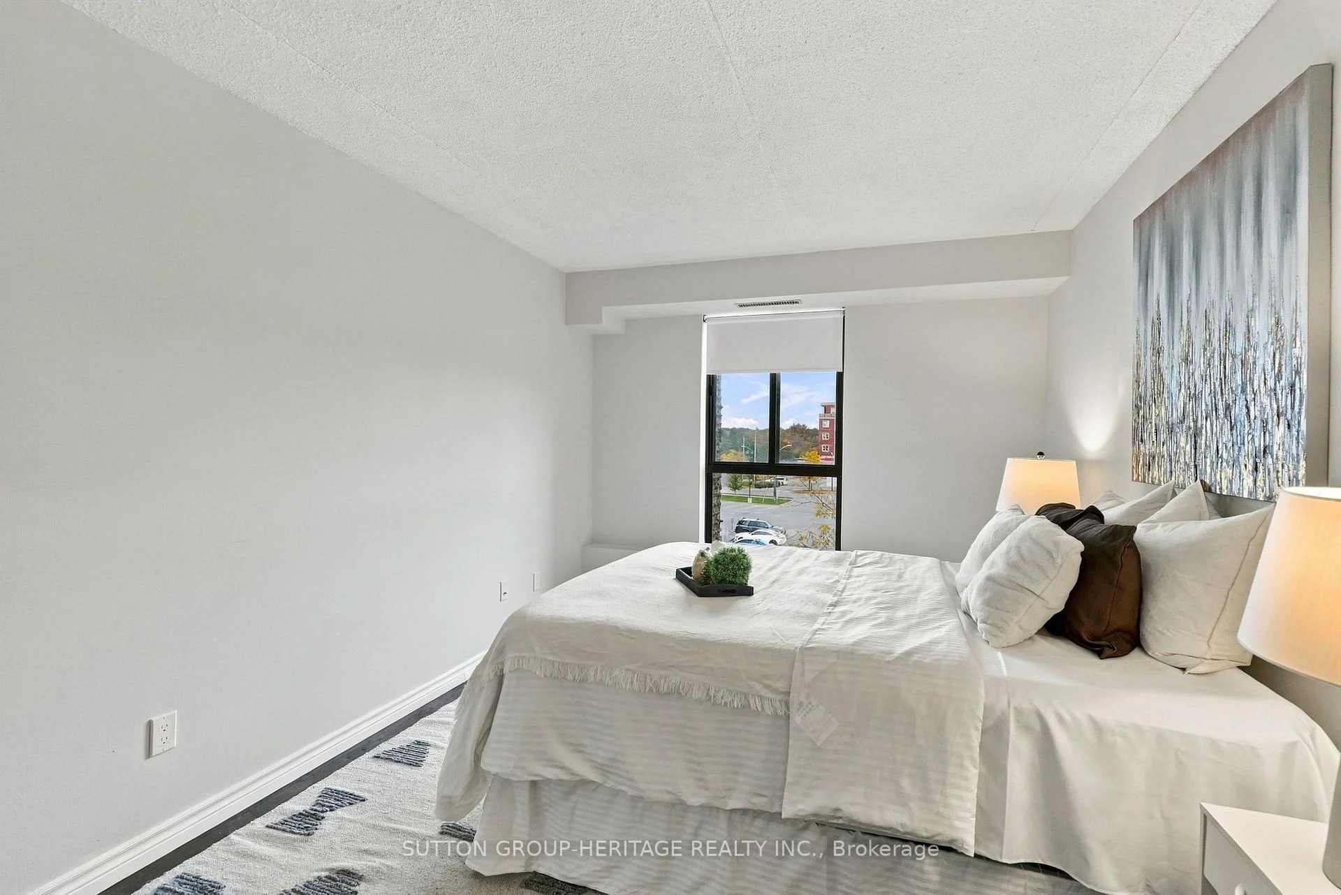 Photo 40 of Unit 406, 15390 Yonge Street, Aurora, Aurora Village — HOMEH