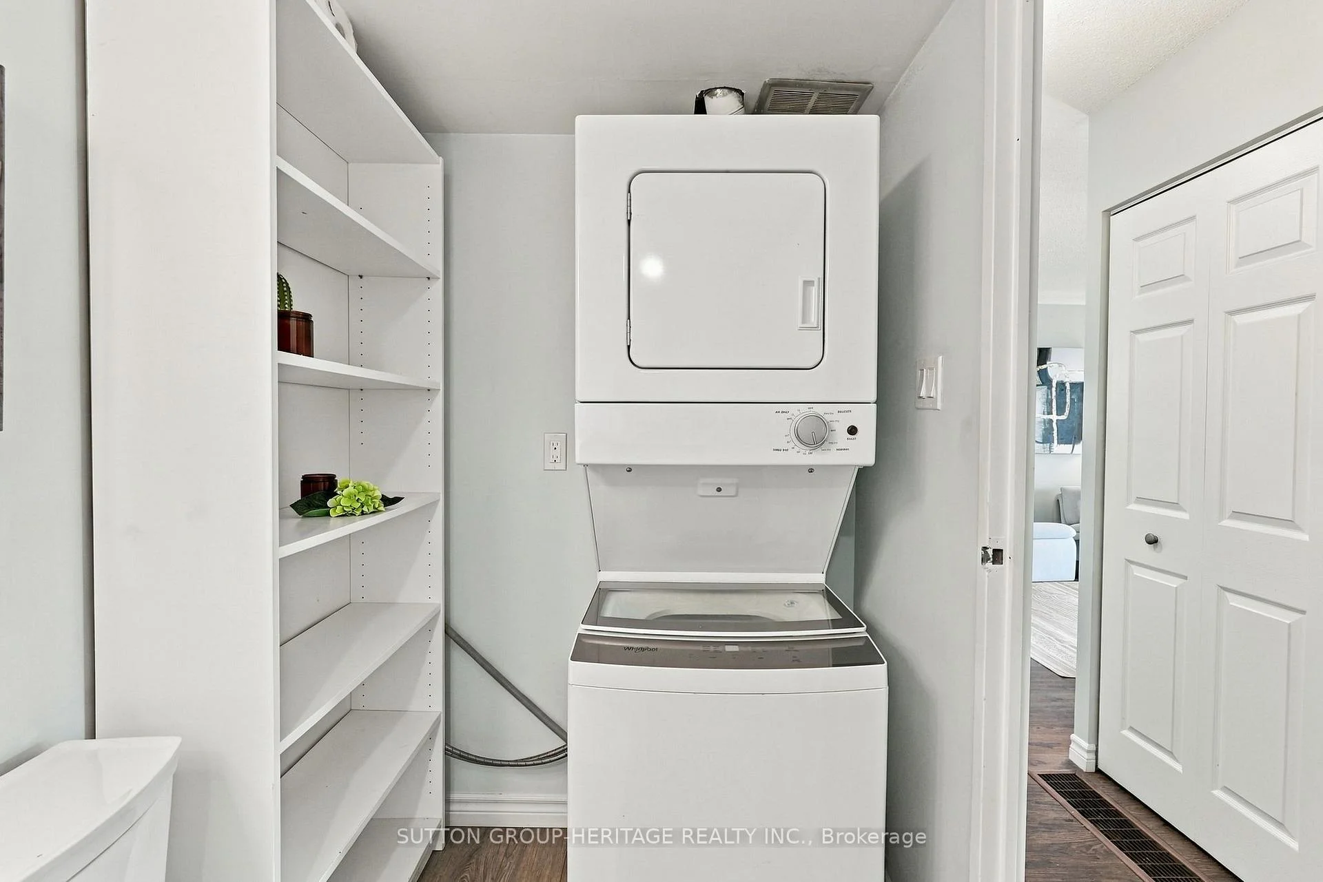 Photo 46 of Unit 406, 15390 Yonge Street, Aurora, Aurora Village — HOMEH