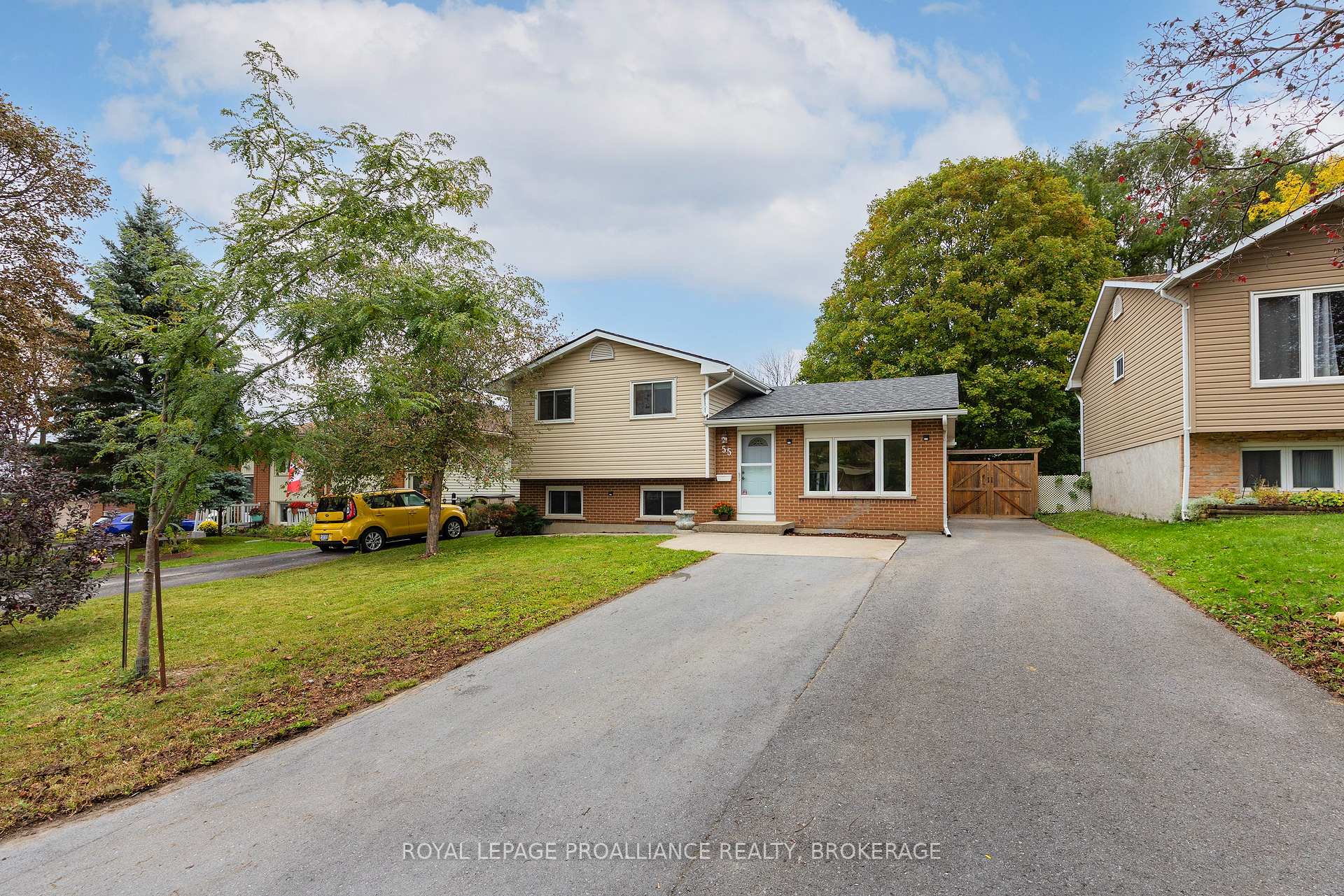 Photo 3 of 55 Folger Street, Kingston, Rideau — HOMEH