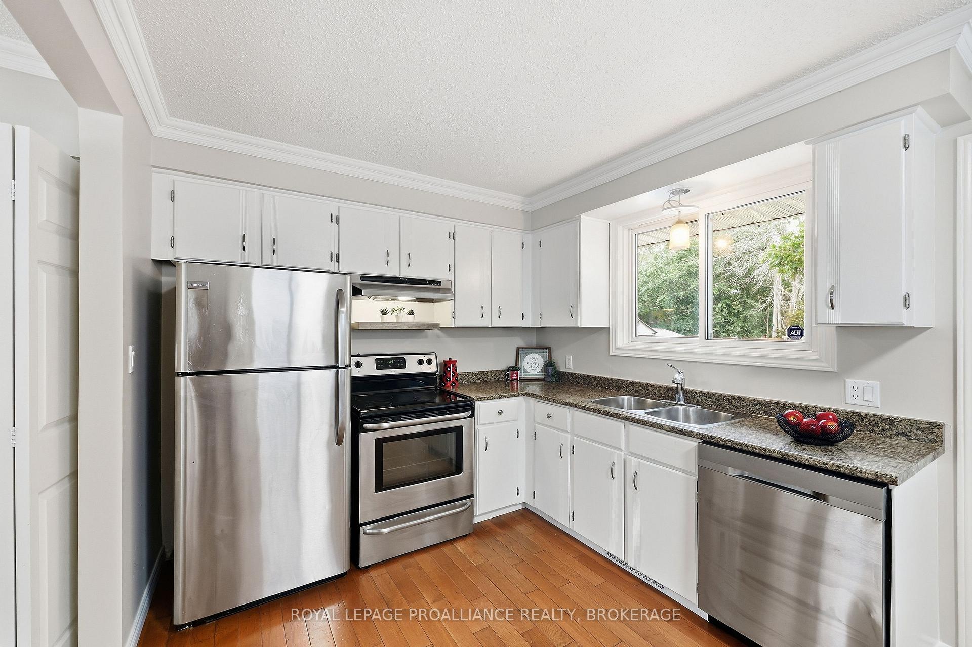 Photo 25 of 55 Folger Street, Kingston, Rideau — HOMEH
