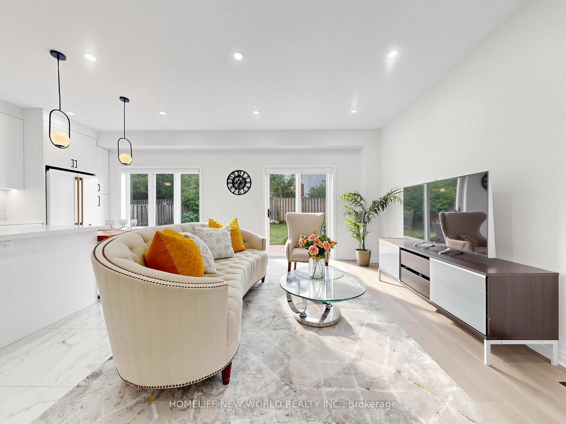 Photo 5 of 7 Monaco Crescent, Richmond Hill, Rouge Woods — HOMEH