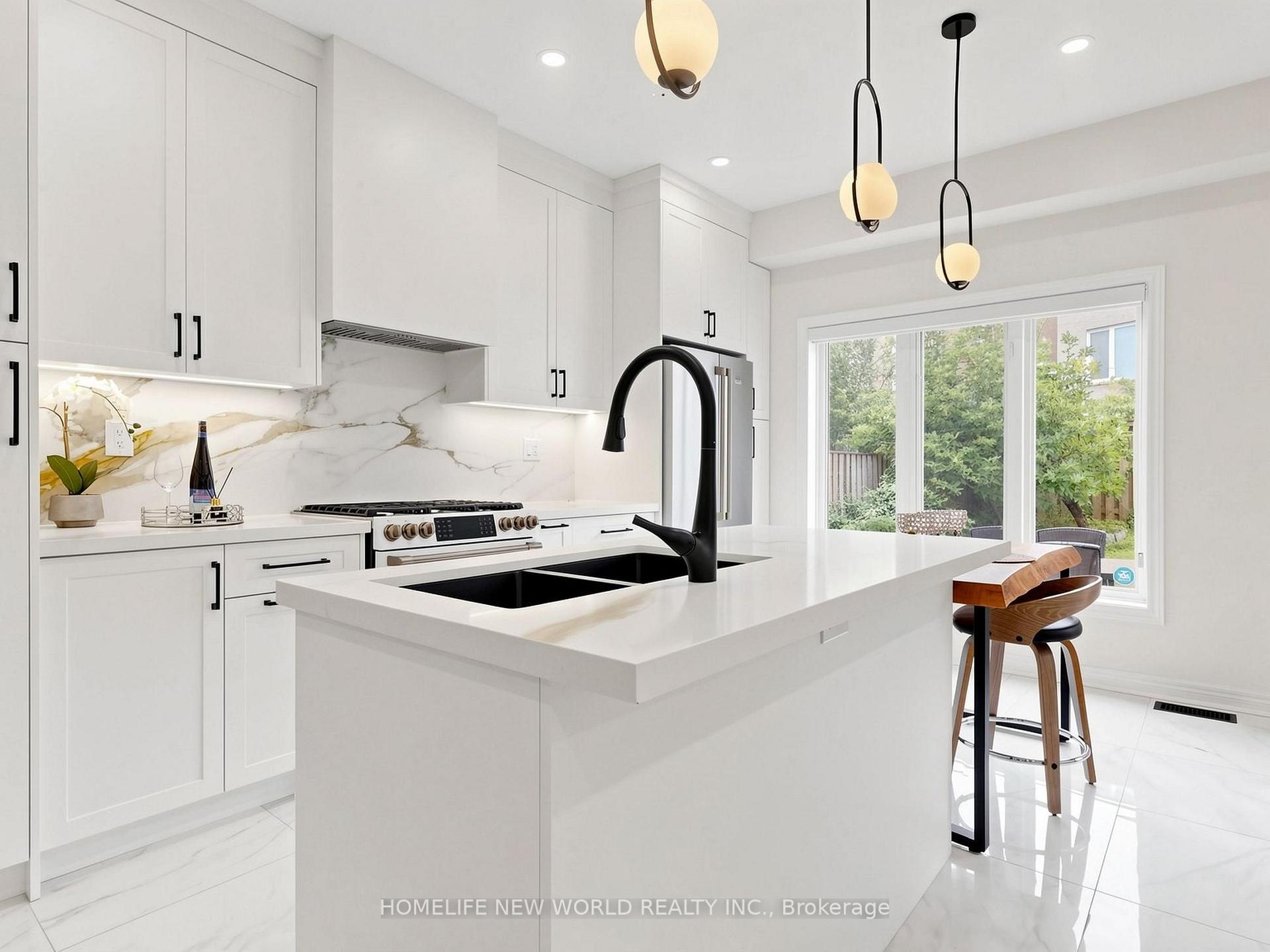 Photo 8 of 7 Monaco Crescent, Richmond Hill, Rouge Woods — HOMEH