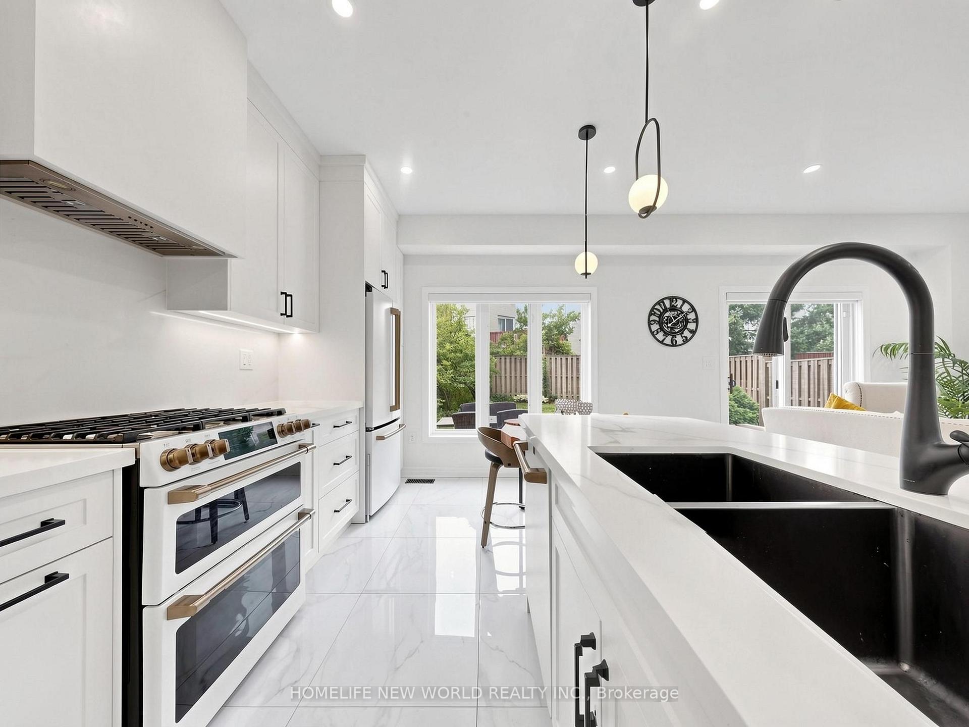 Photo 9 of 7 Monaco Crescent, Richmond Hill, Rouge Woods — HOMEH