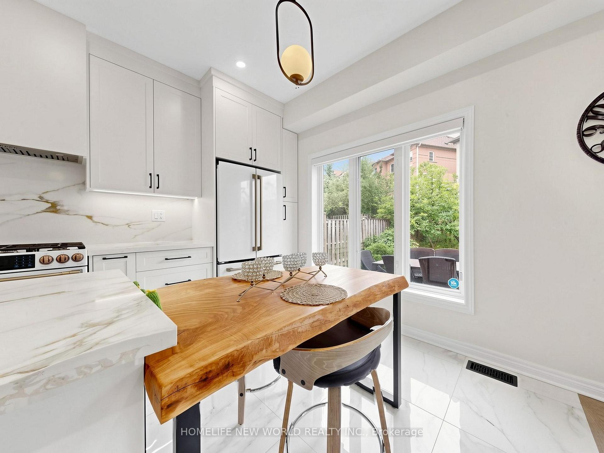 Photo 15 of 7 Monaco Crescent, Richmond Hill, Rouge Woods — HOMEH