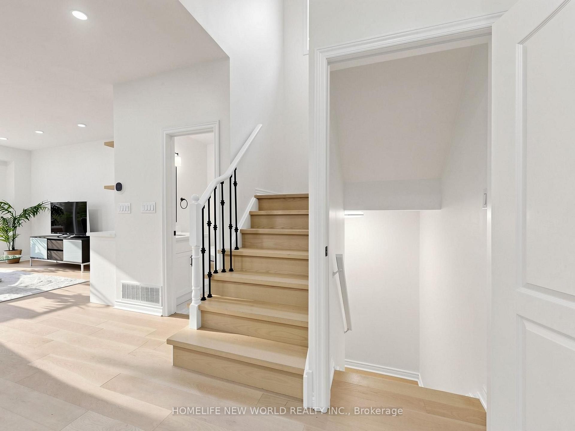 Photo 23 of 7 Monaco Crescent, Richmond Hill, Rouge Woods — HOMEH