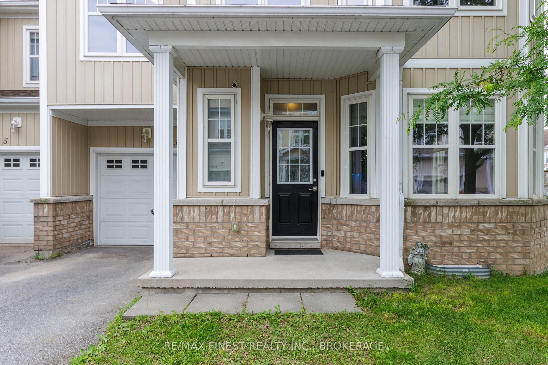Photo 2 of 893 Ascot Lane, Kingston, Rideau — HOMEH