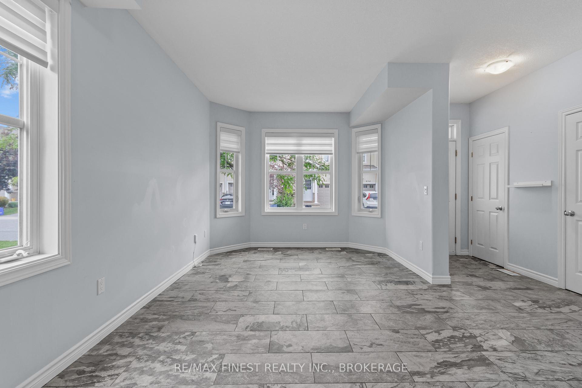 Photo 6 of 893 Ascot Lane, Kingston, Rideau — HOMEH