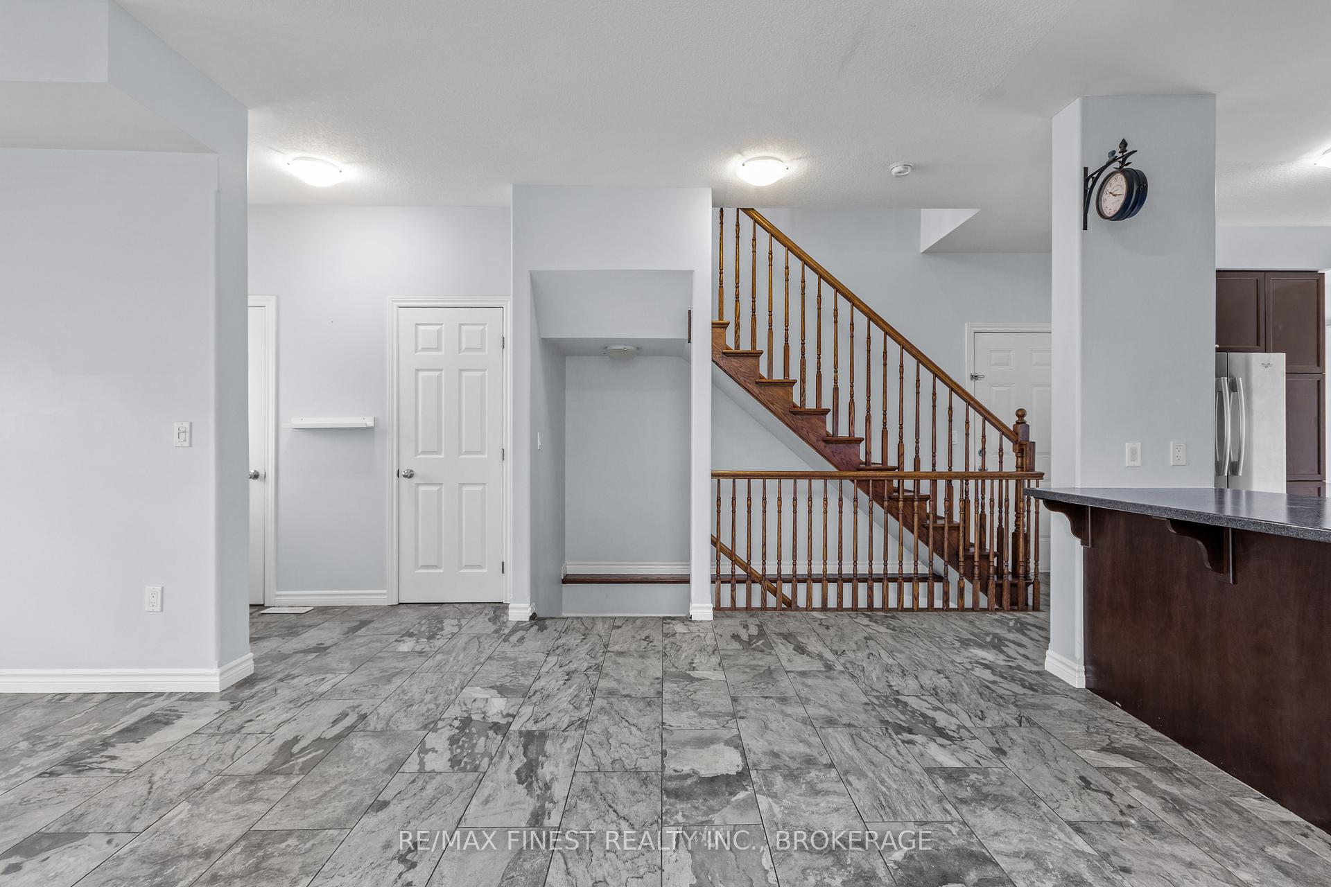 Photo 8 of 893 Ascot Lane, Kingston, Rideau — HOMEH