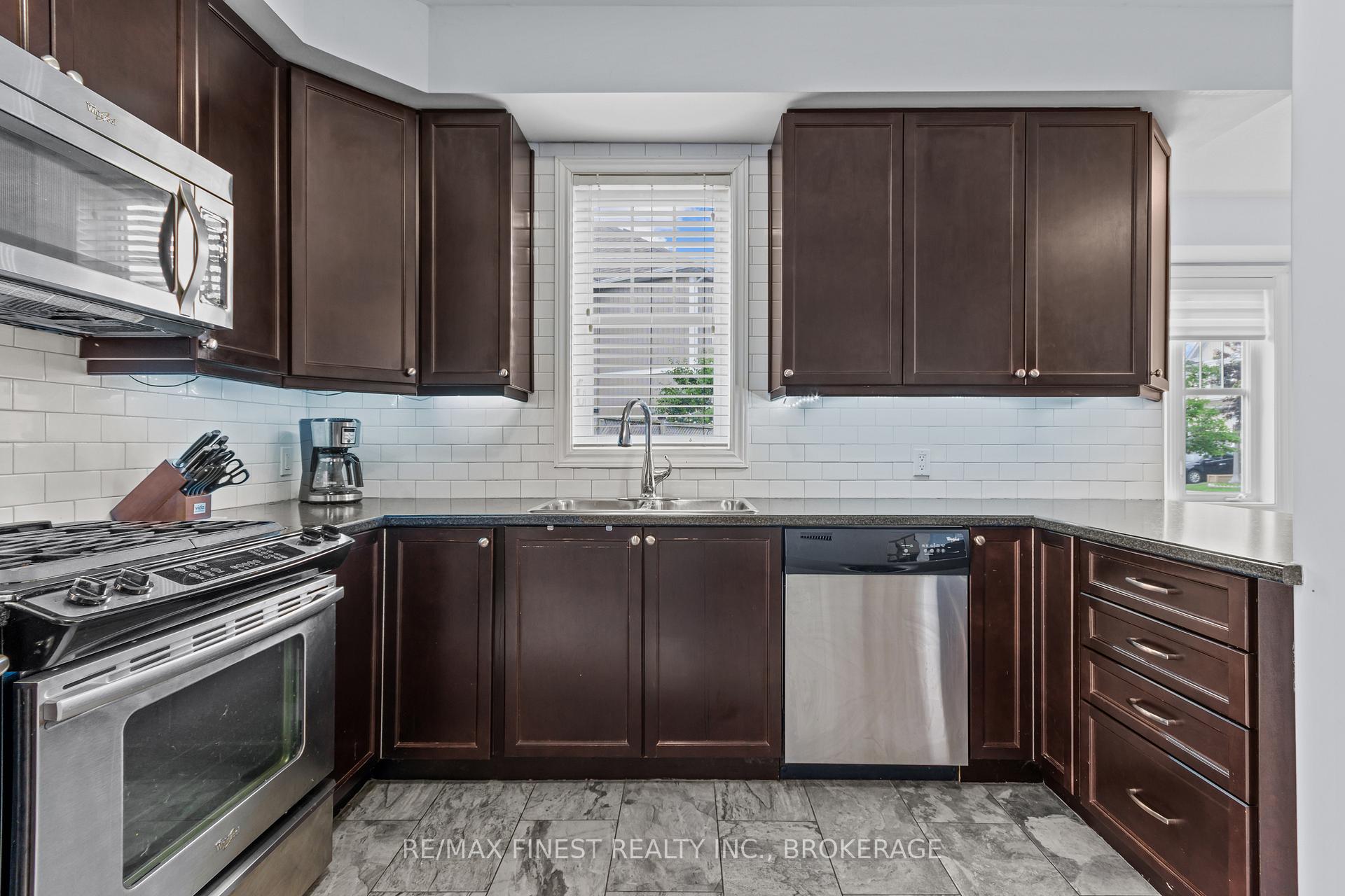 Photo 10 of 893 Ascot Lane, Kingston, Rideau — HOMEH