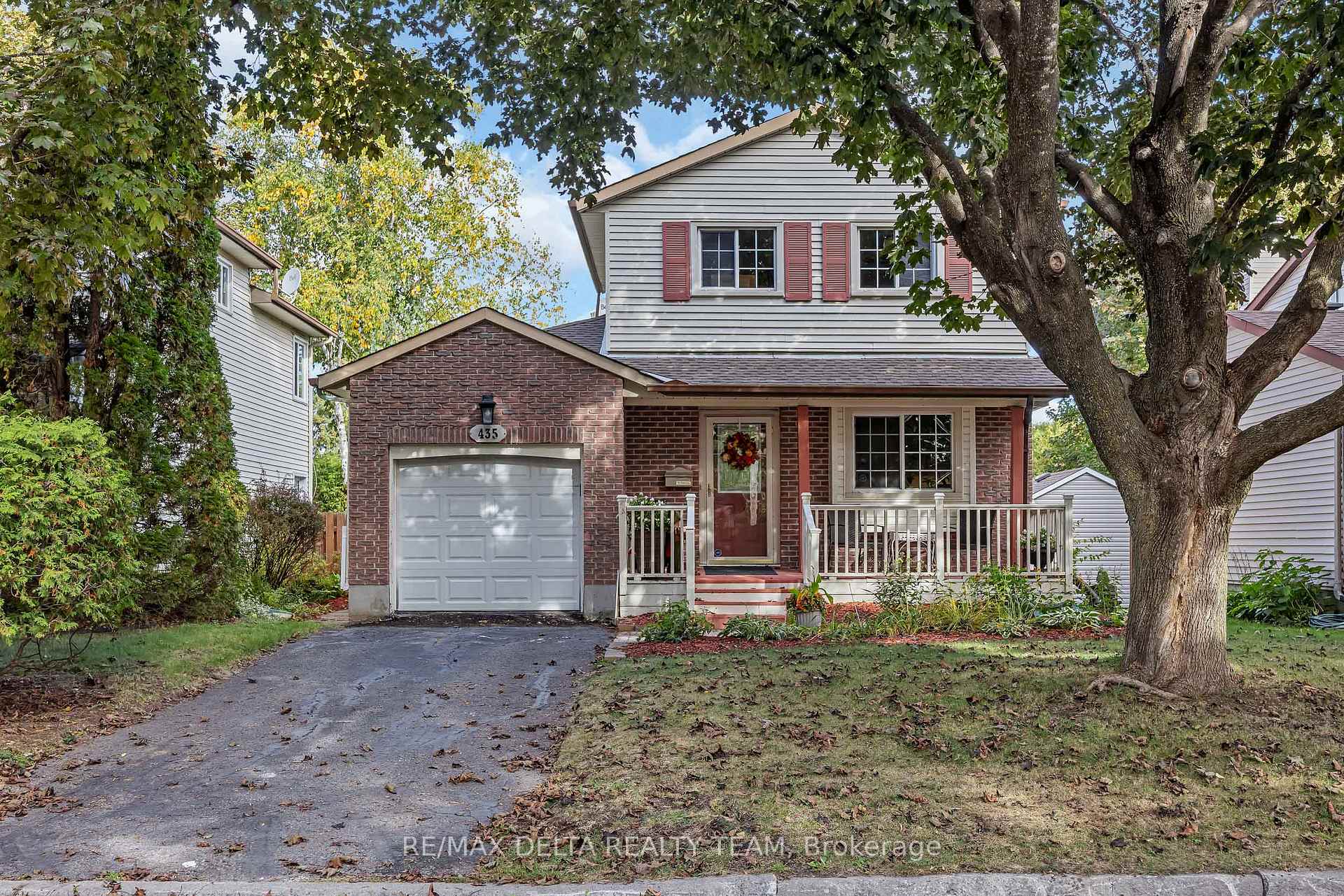 Photo of 435 Duvernay Drive