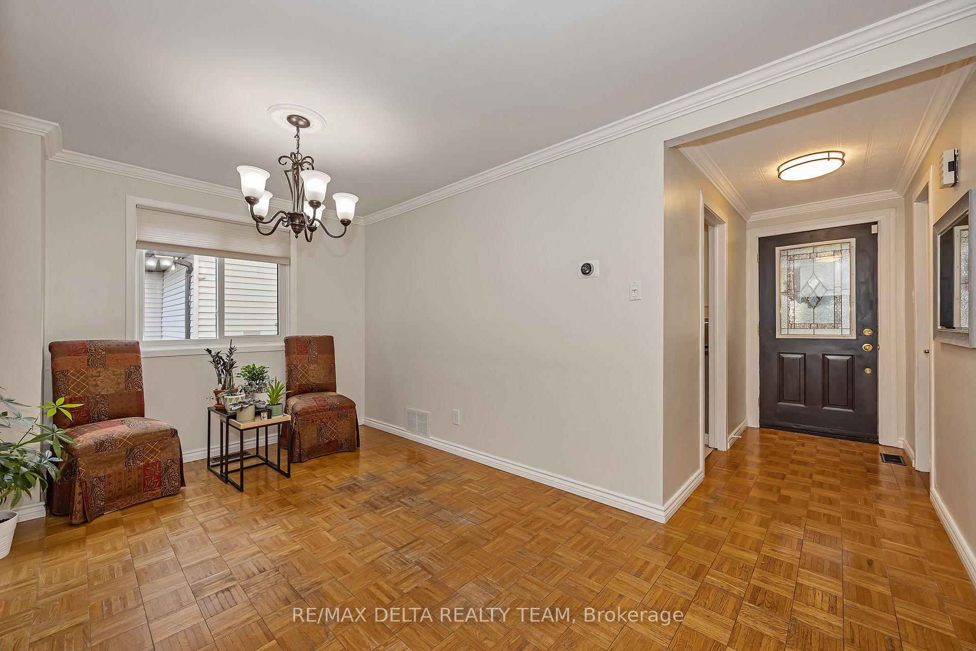 Photo 6 of 435 Duvernay Drive, Ottawa, Queenswood Heights South — HOMEH