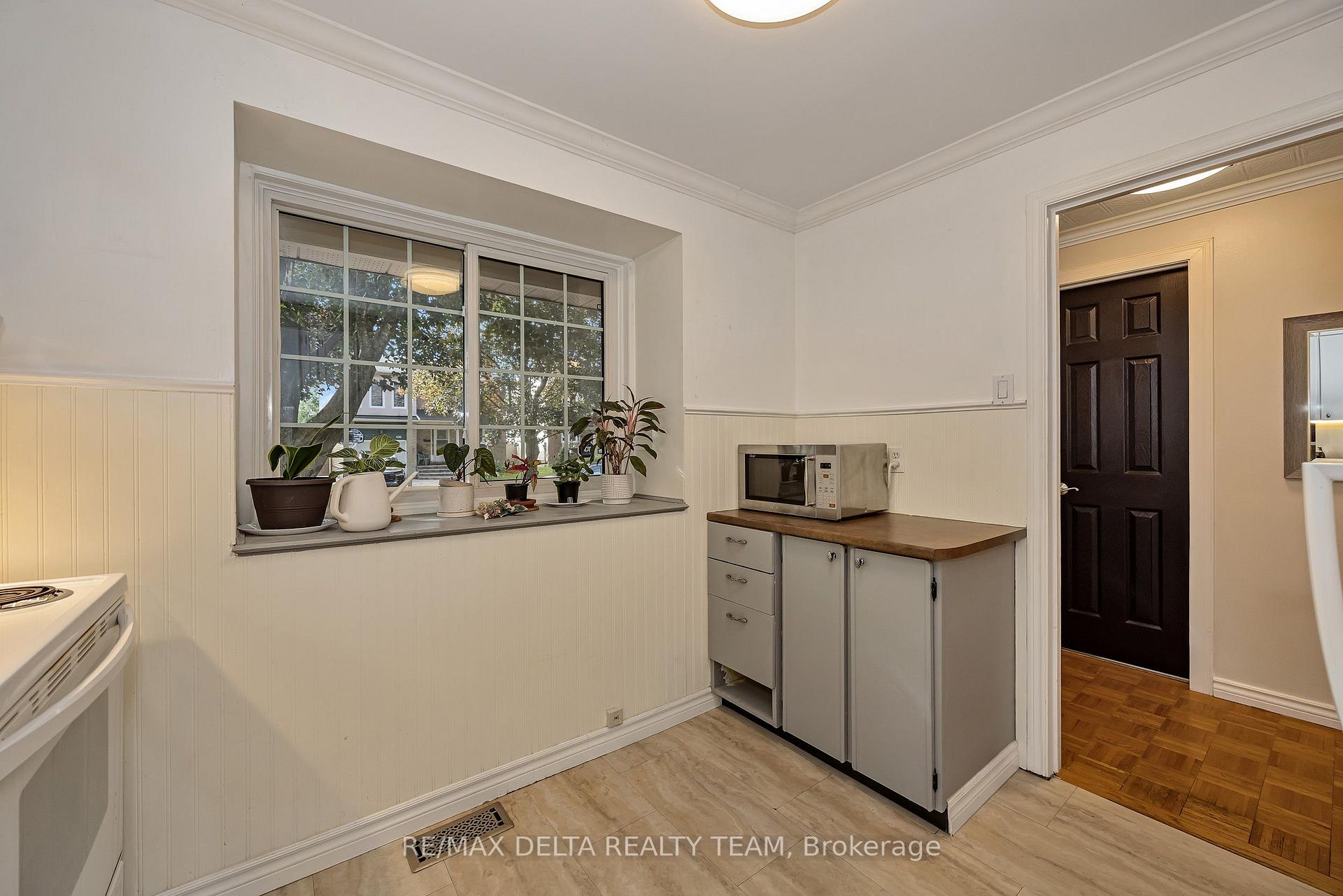 Photo 14 of 435 Duvernay Drive, Ottawa, Queenswood Heights South — HOMEH