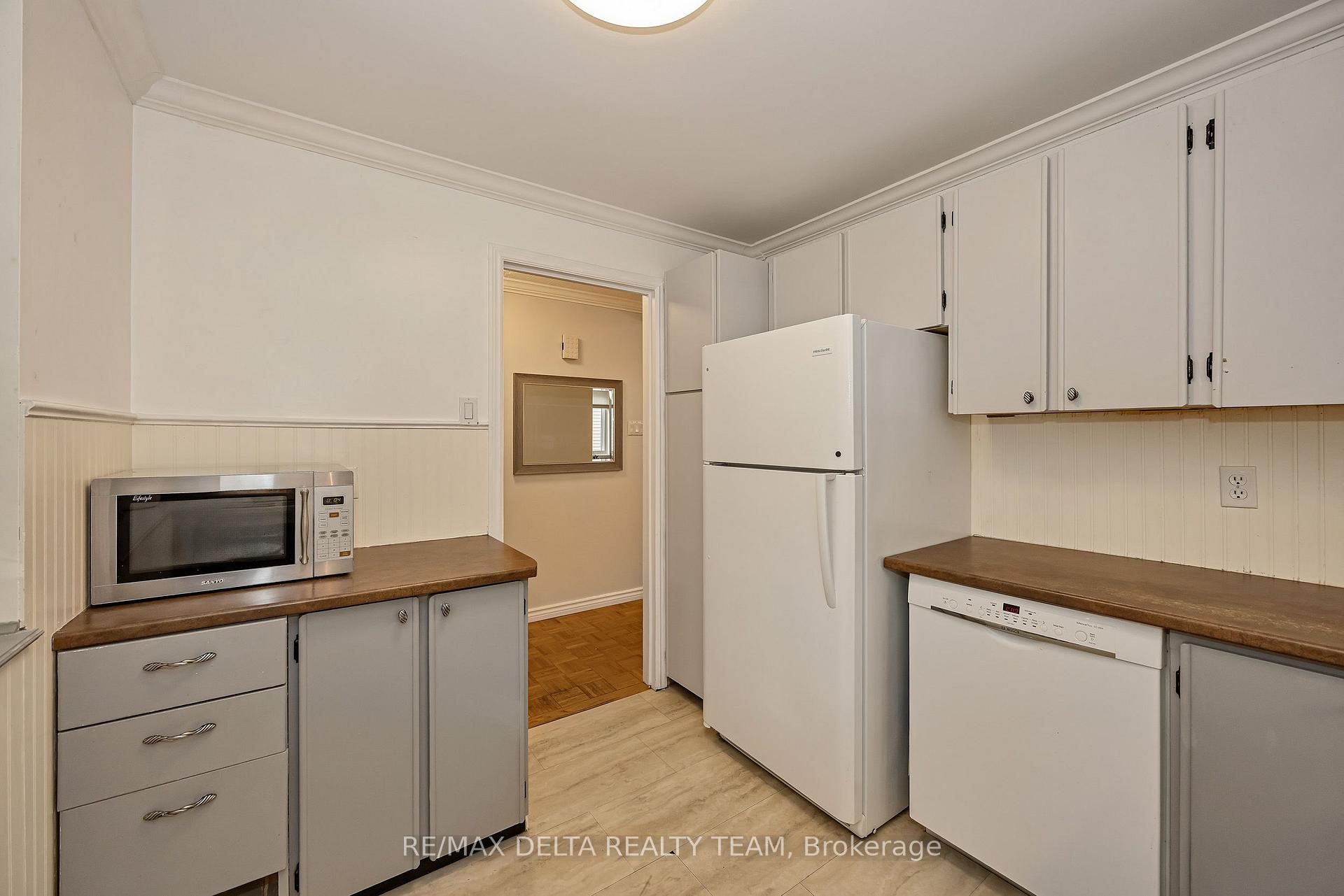 Photo 15 of 435 Duvernay Drive, Ottawa, Queenswood Heights South — HOMEH