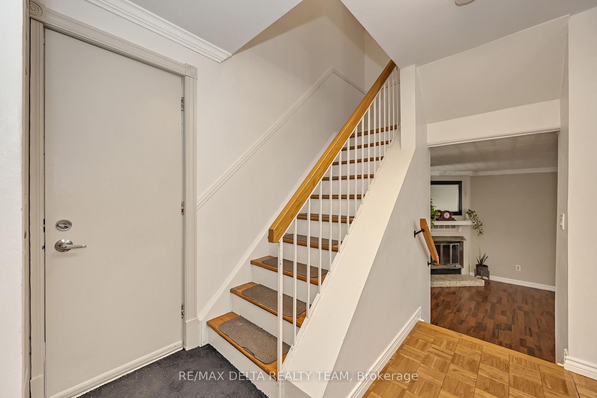 Photo 19 of 435 Duvernay Drive, Ottawa, Queenswood Heights South — HOMEH