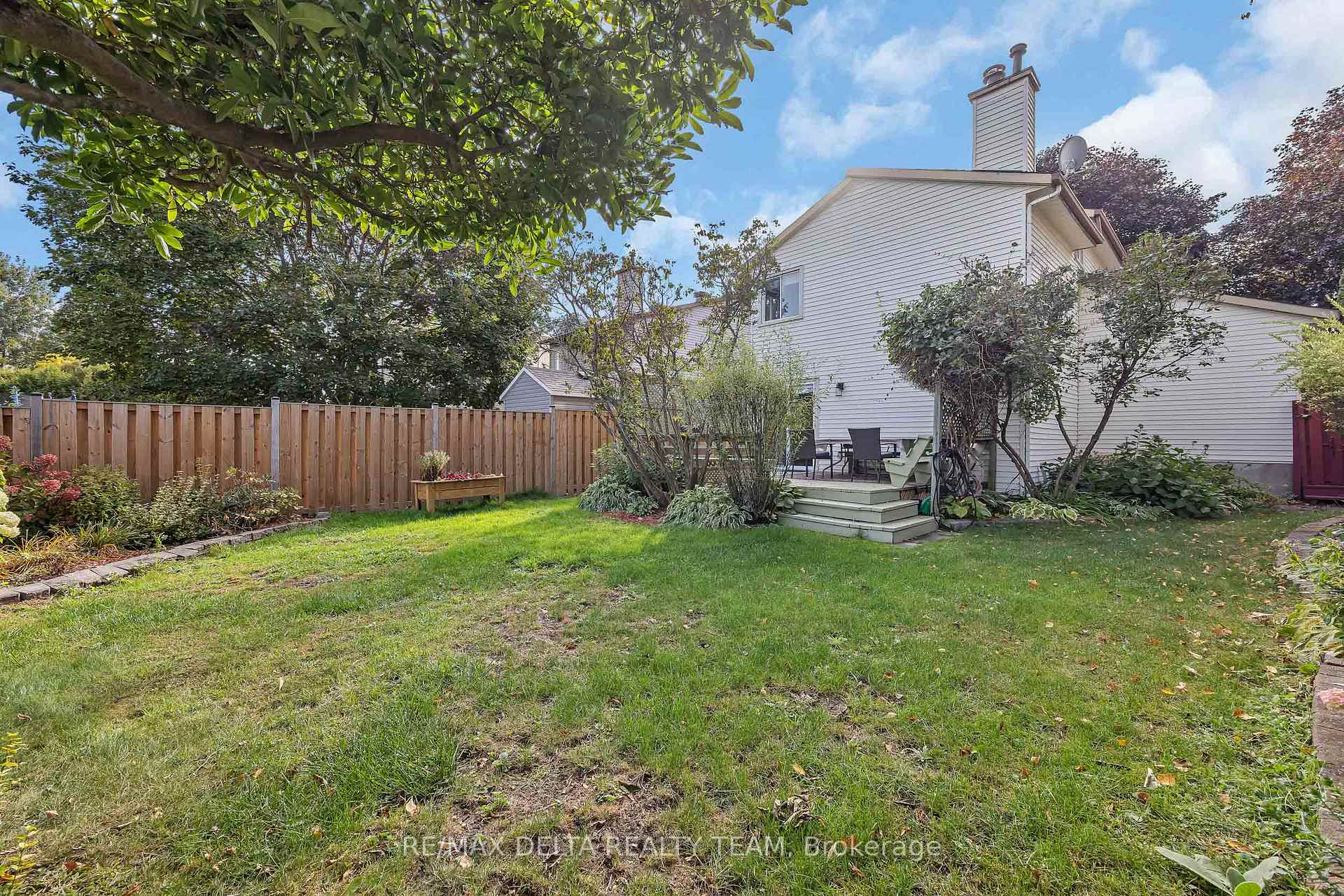 Photo 37 of 435 Duvernay Drive, Ottawa, Queenswood Heights South — HOMEH