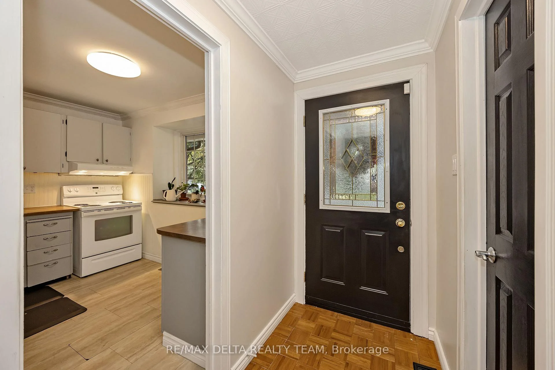 Photo 5 of 435 Duvernay Drive, Ottawa, Queenswood Heights South — HOMEH