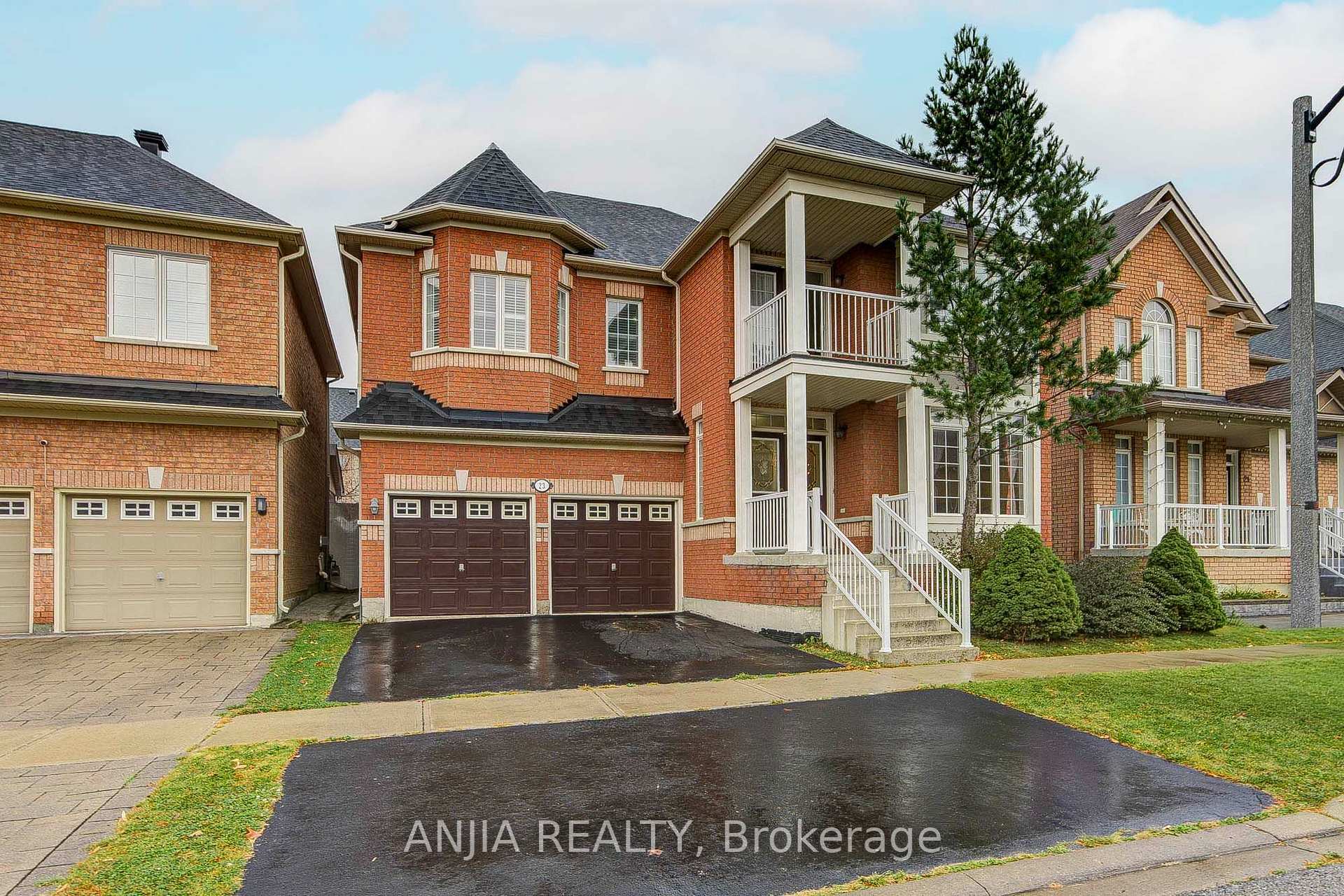 Photo 3 of 23 Ayhart Street E, Markham, Wismer — HOMEH