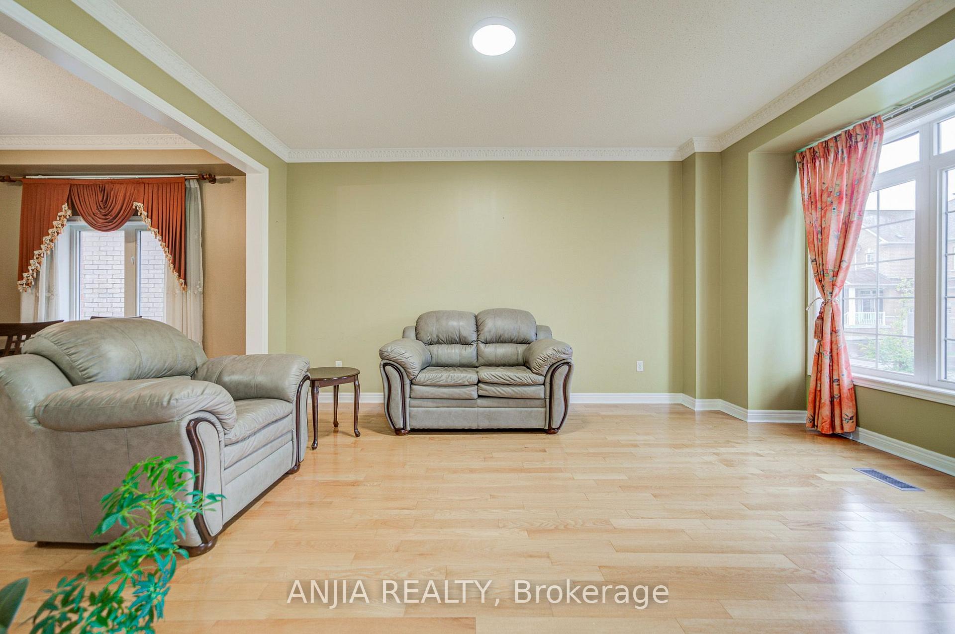Photo 7 of 23 Ayhart Street E, Markham, Wismer — HOMEH