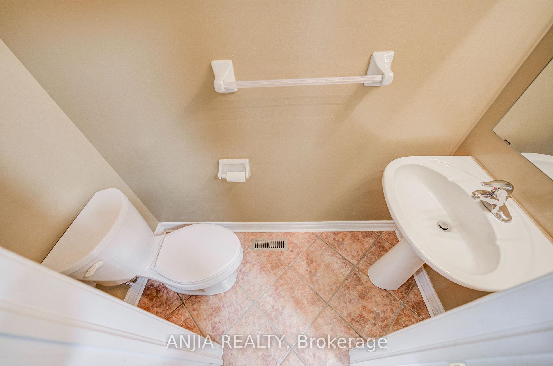 Photo 14 of 23 Ayhart Street E, Markham, Wismer — HOMEH