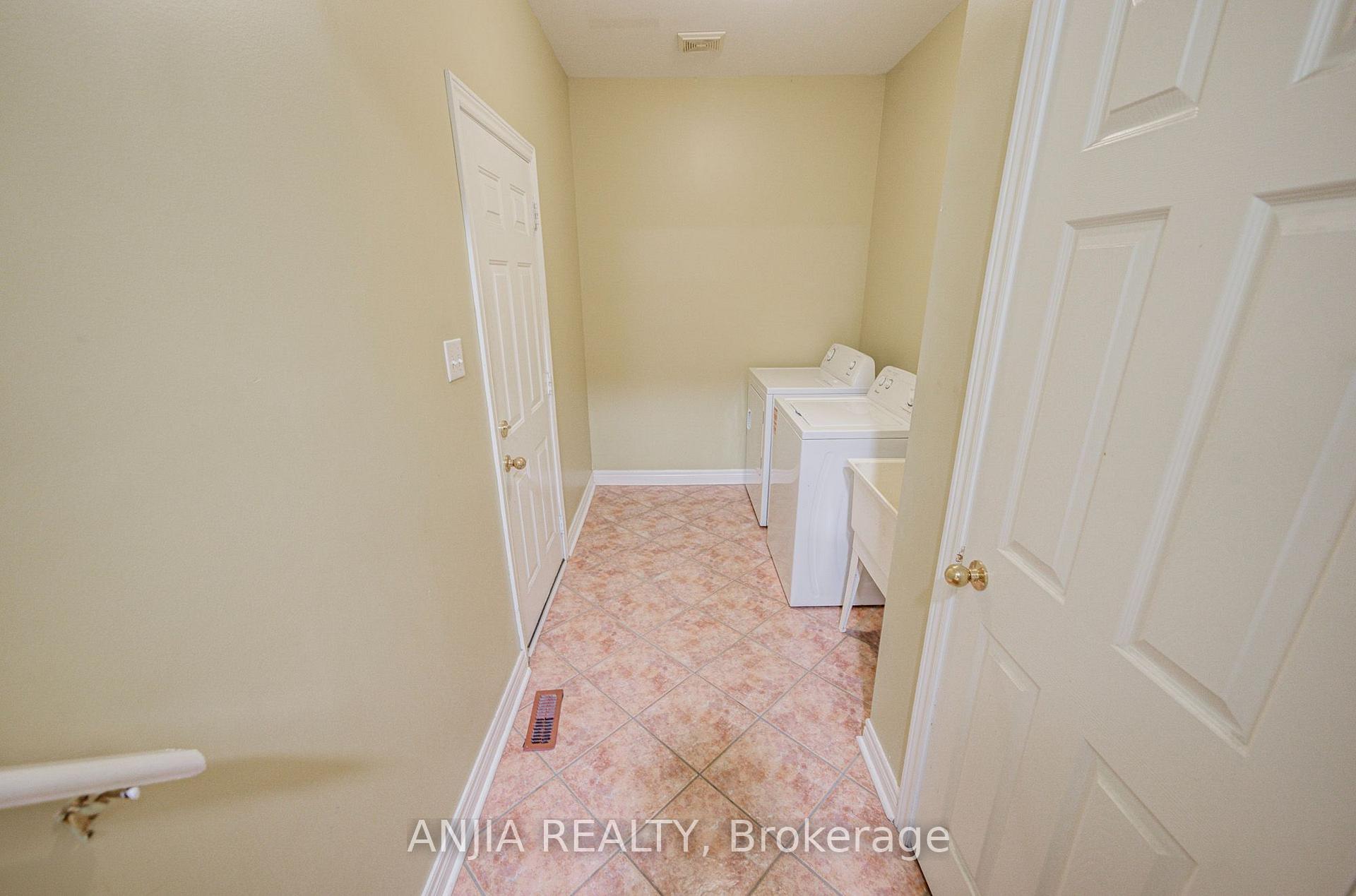 Photo 15 of 23 Ayhart Street E, Markham, Wismer — HOMEH