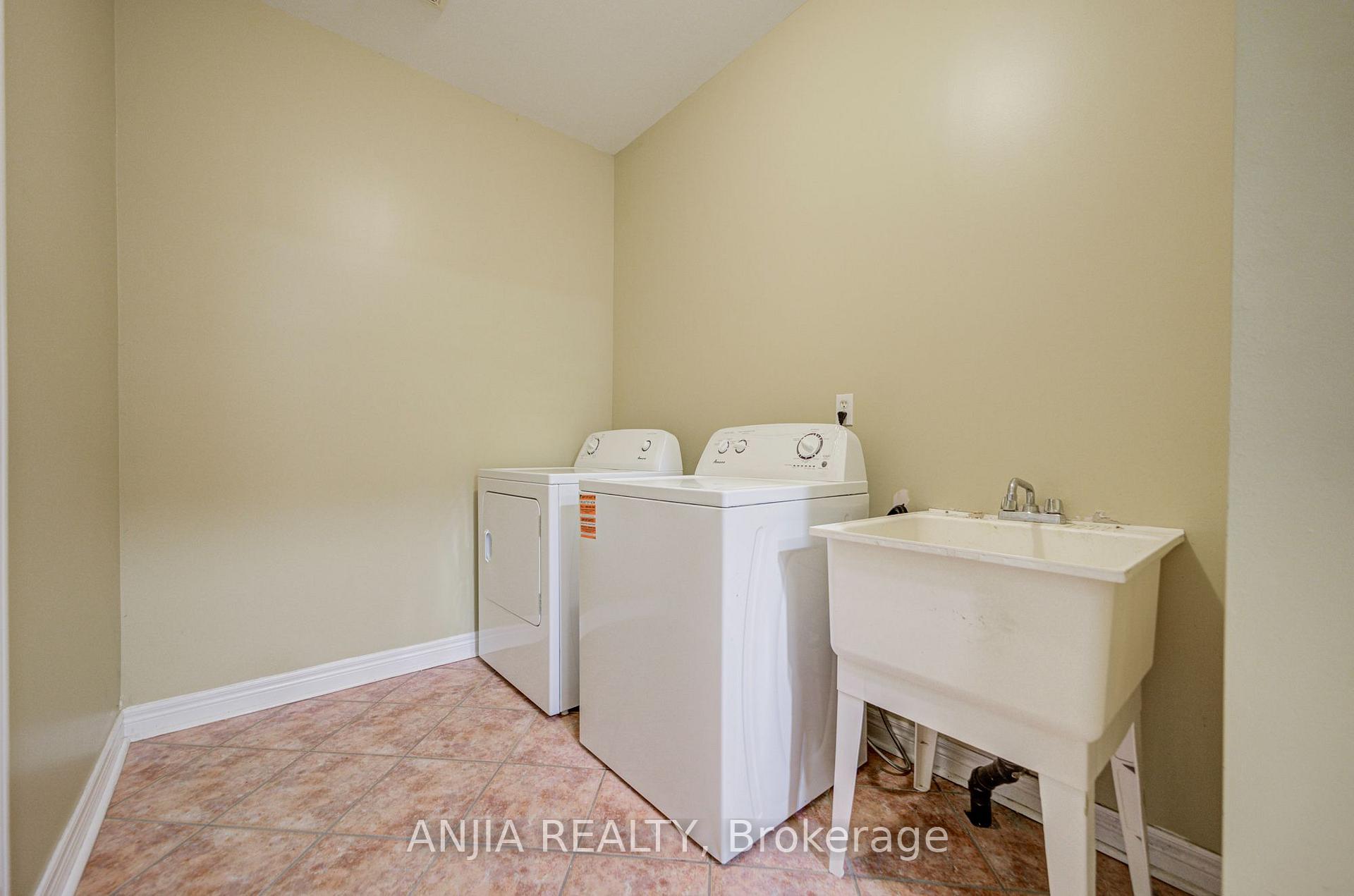 Photo 17 of 23 Ayhart Street E, Markham, Wismer — HOMEH