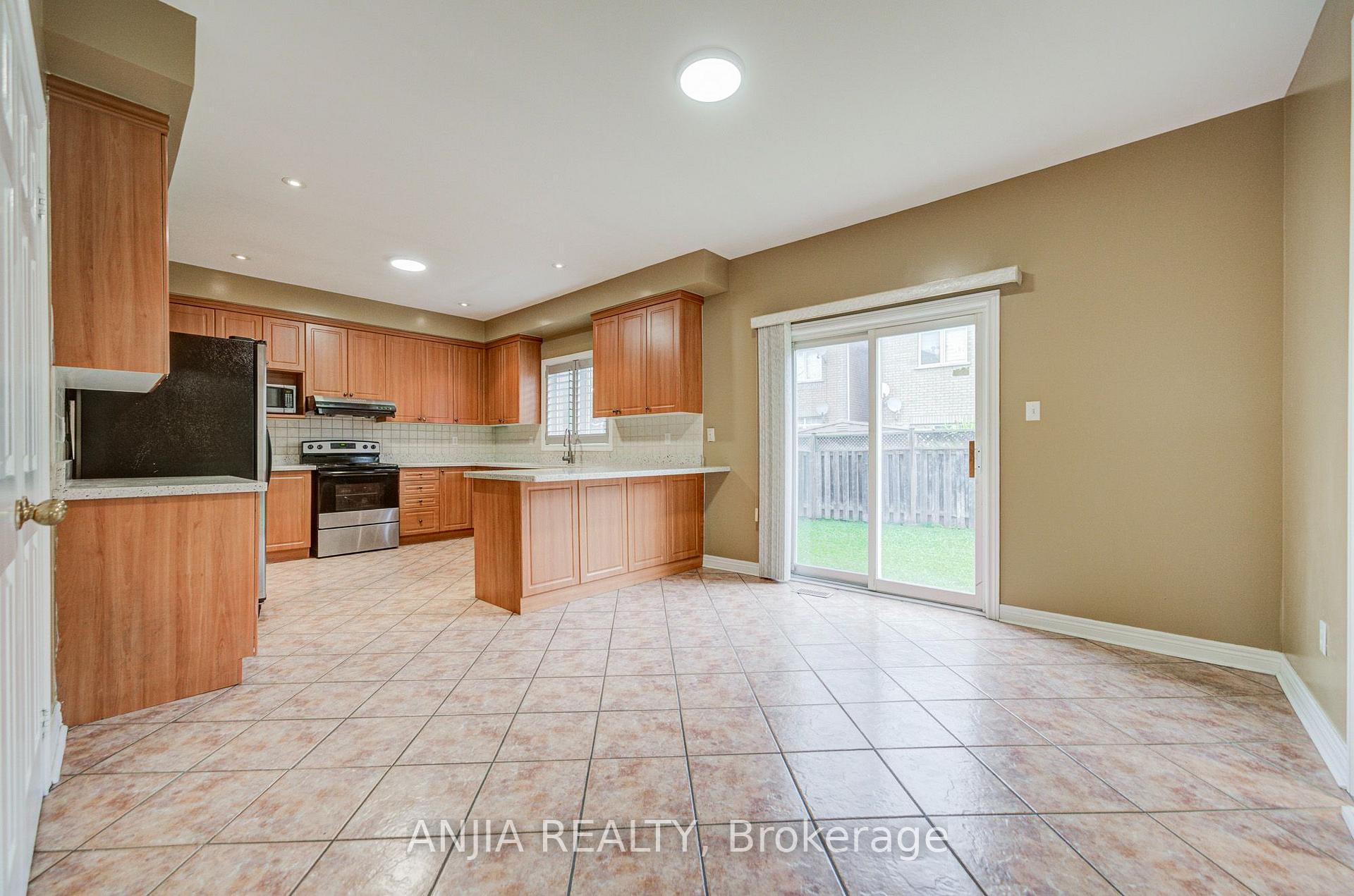 Photo 18 of 23 Ayhart Street E, Markham, Wismer — HOMEH