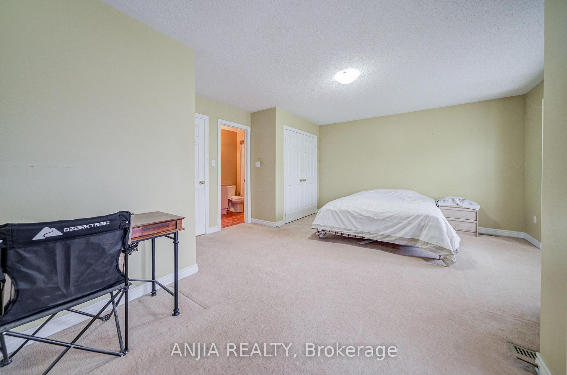 Photo 34 of 23 Ayhart Street E, Markham, Wismer — HOMEH