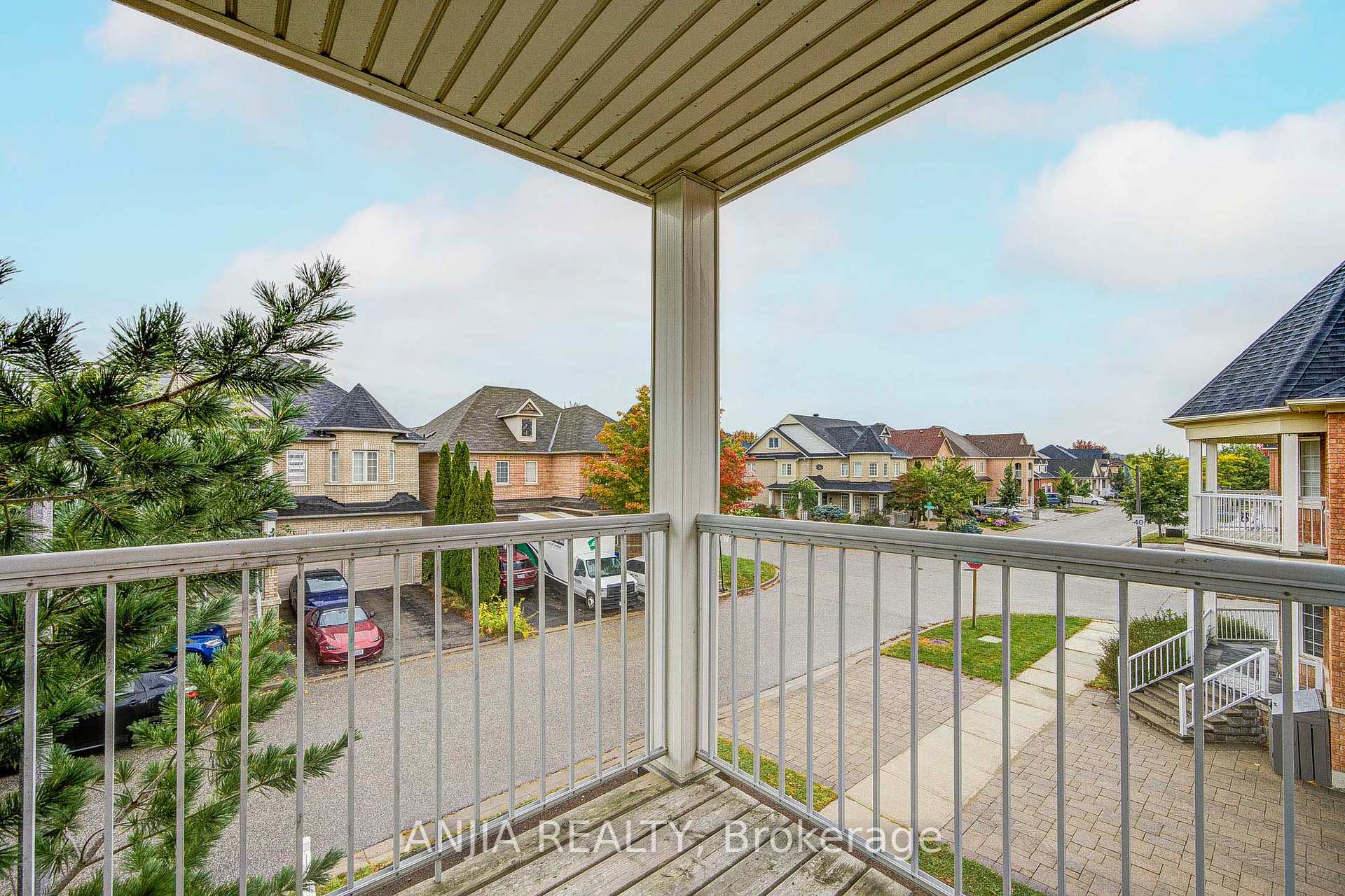 Photo 35 of 23 Ayhart Street E, Markham, Wismer — HOMEH