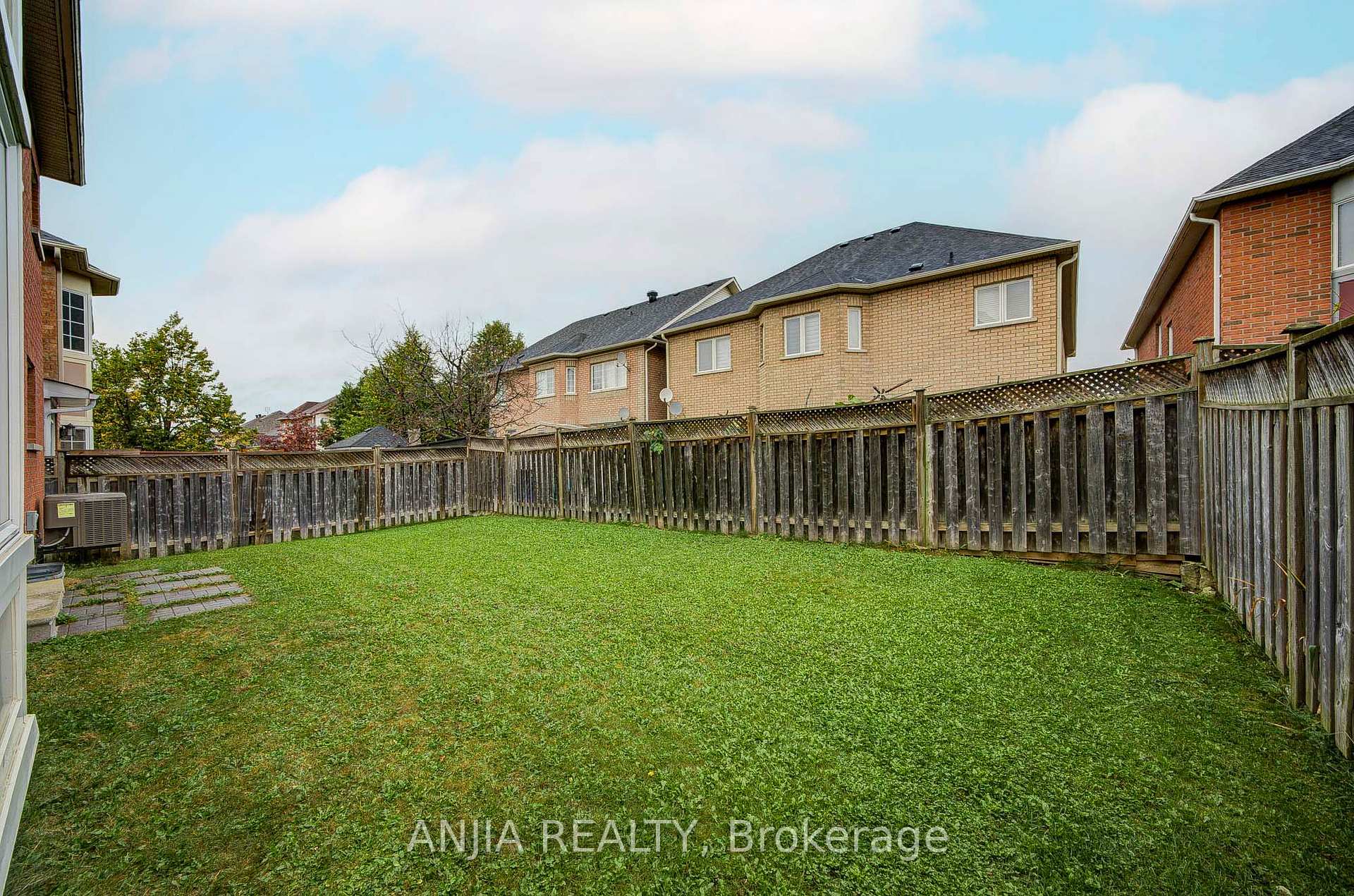 Photo 47 of 23 Ayhart Street E, Markham, Wismer — HOMEH