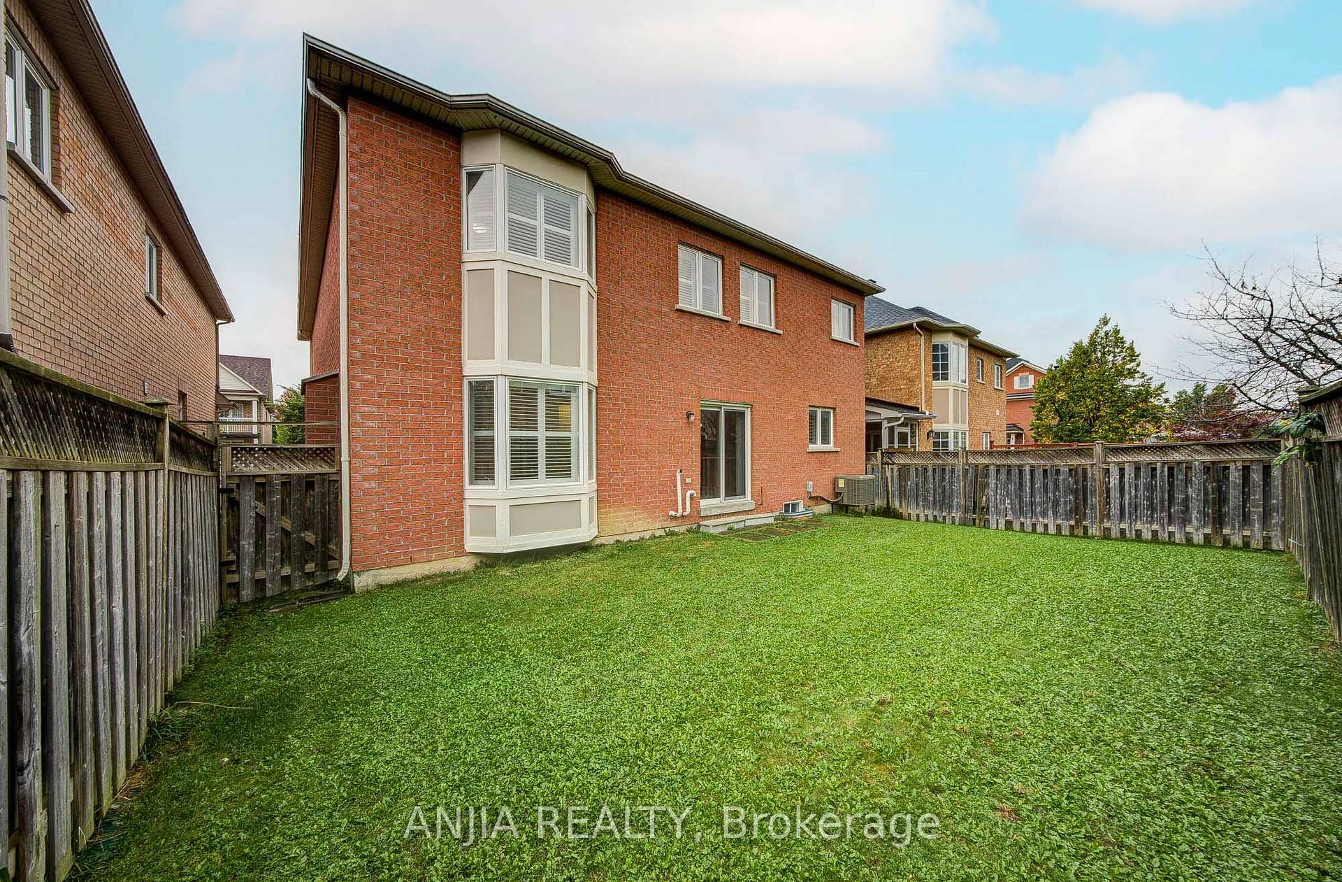 Photo 48 of 23 Ayhart Street E, Markham, Wismer — HOMEH