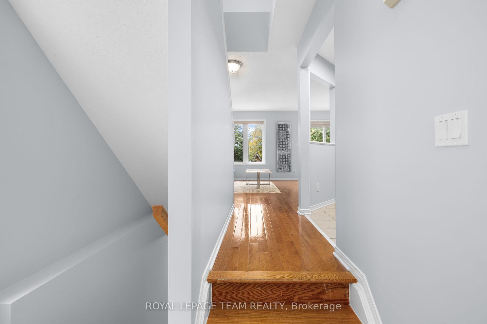 Photo 4 of 155 Oakfield Crescent, Ottawa, Barrhaven - Longfields — HOMEH