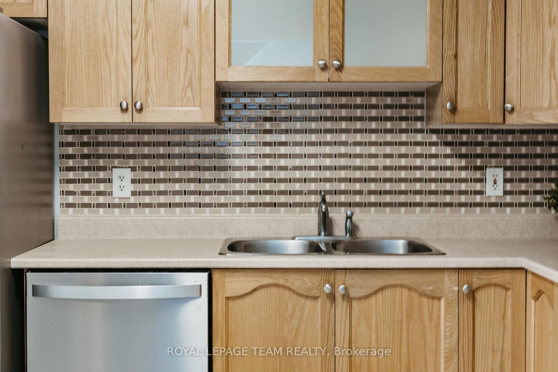 Photo 12 of 155 Oakfield Crescent, Ottawa, Barrhaven - Longfields — HOMEH