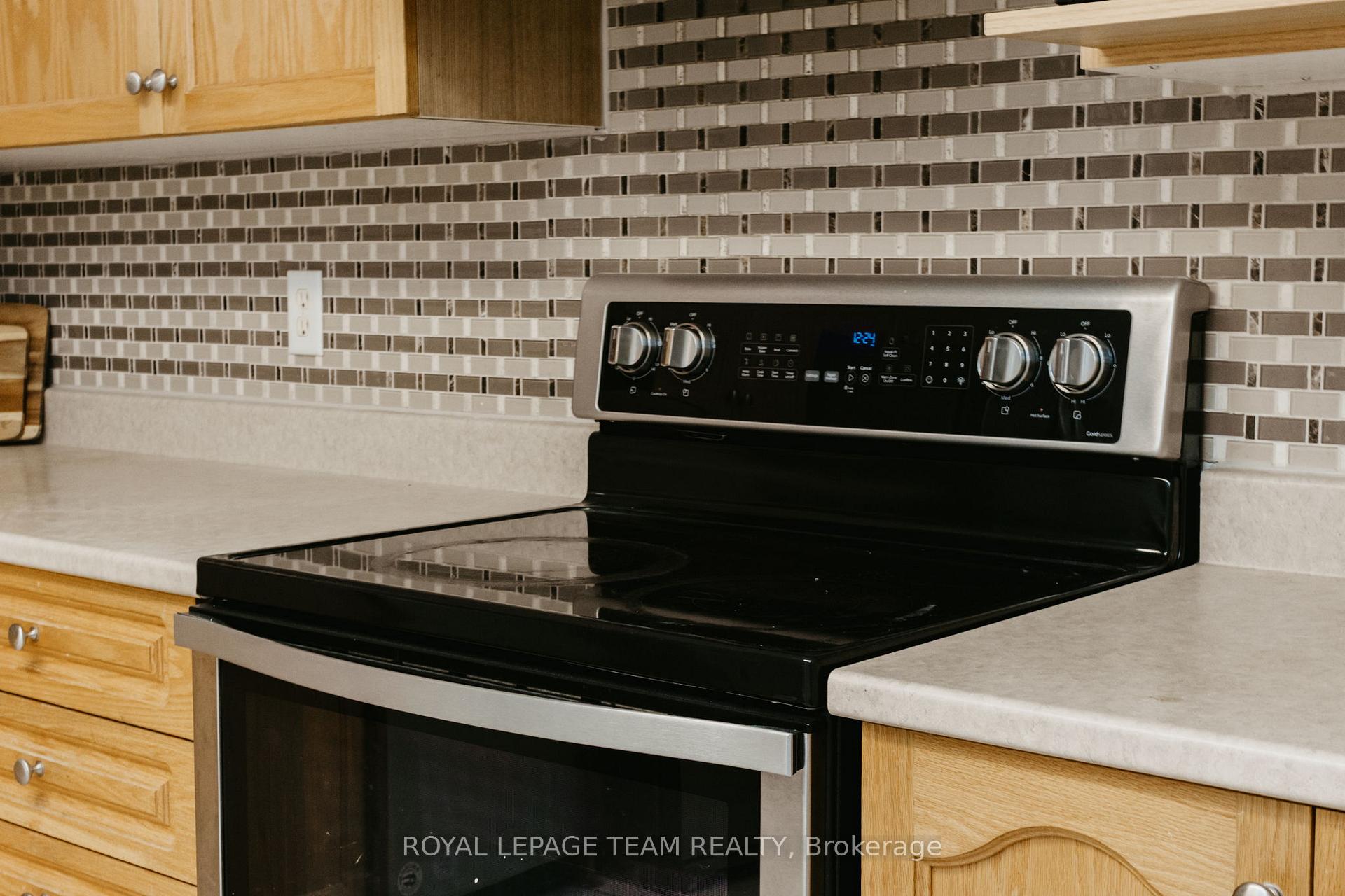 Photo 14 of 155 Oakfield Crescent, Ottawa, Barrhaven - Longfields — HOMEH