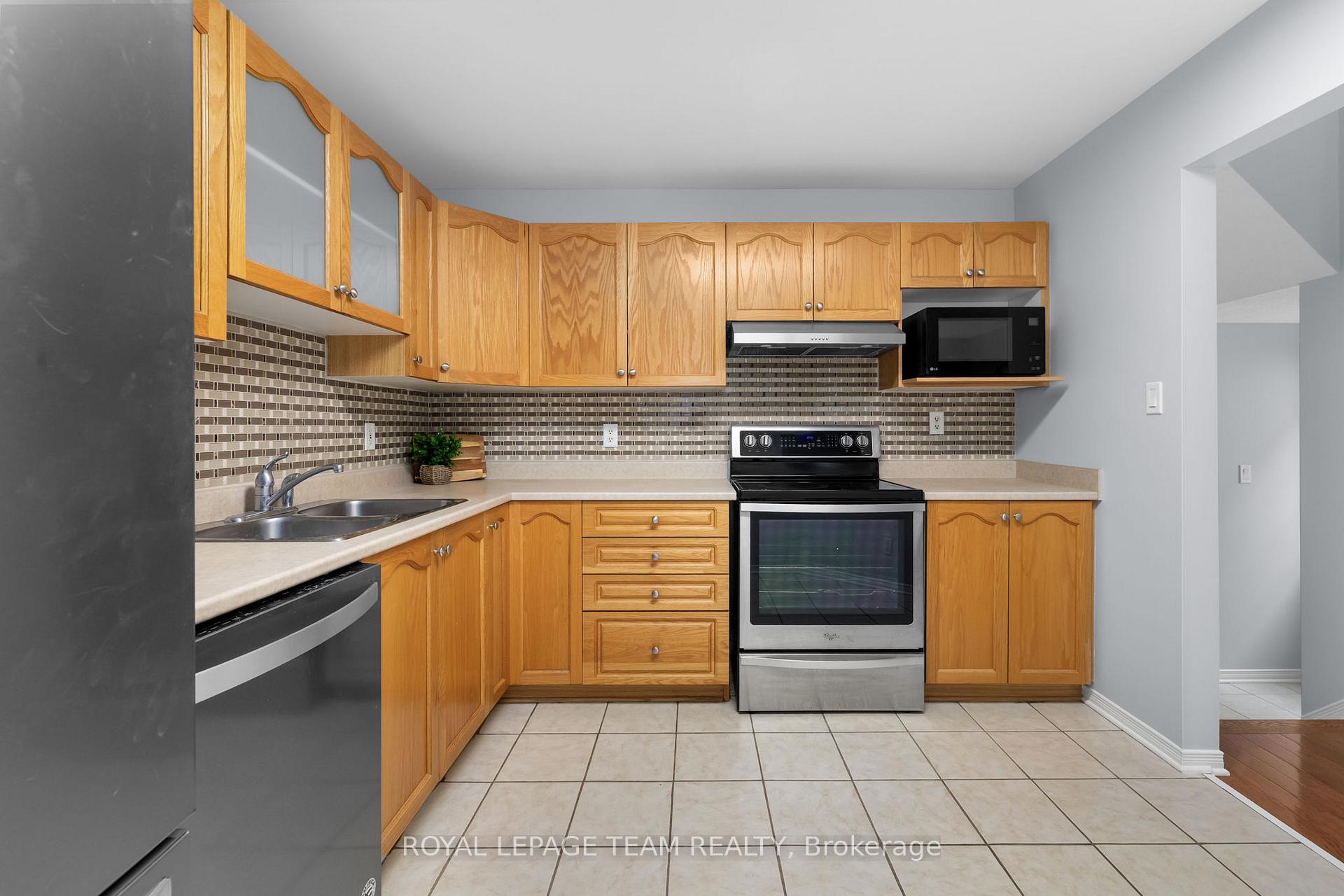 Photo 15 of 155 Oakfield Crescent, Ottawa, Barrhaven - Longfields — HOMEH