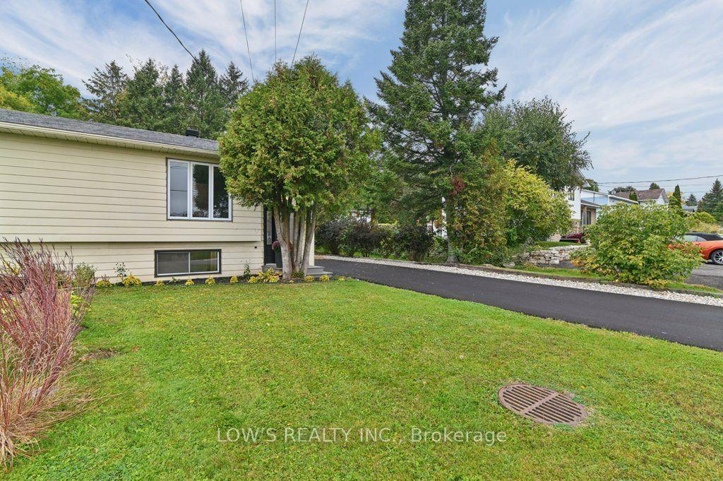 Photo 2 of 82 Bertha Street, Champlain, Vankleek Hill — HOMEH