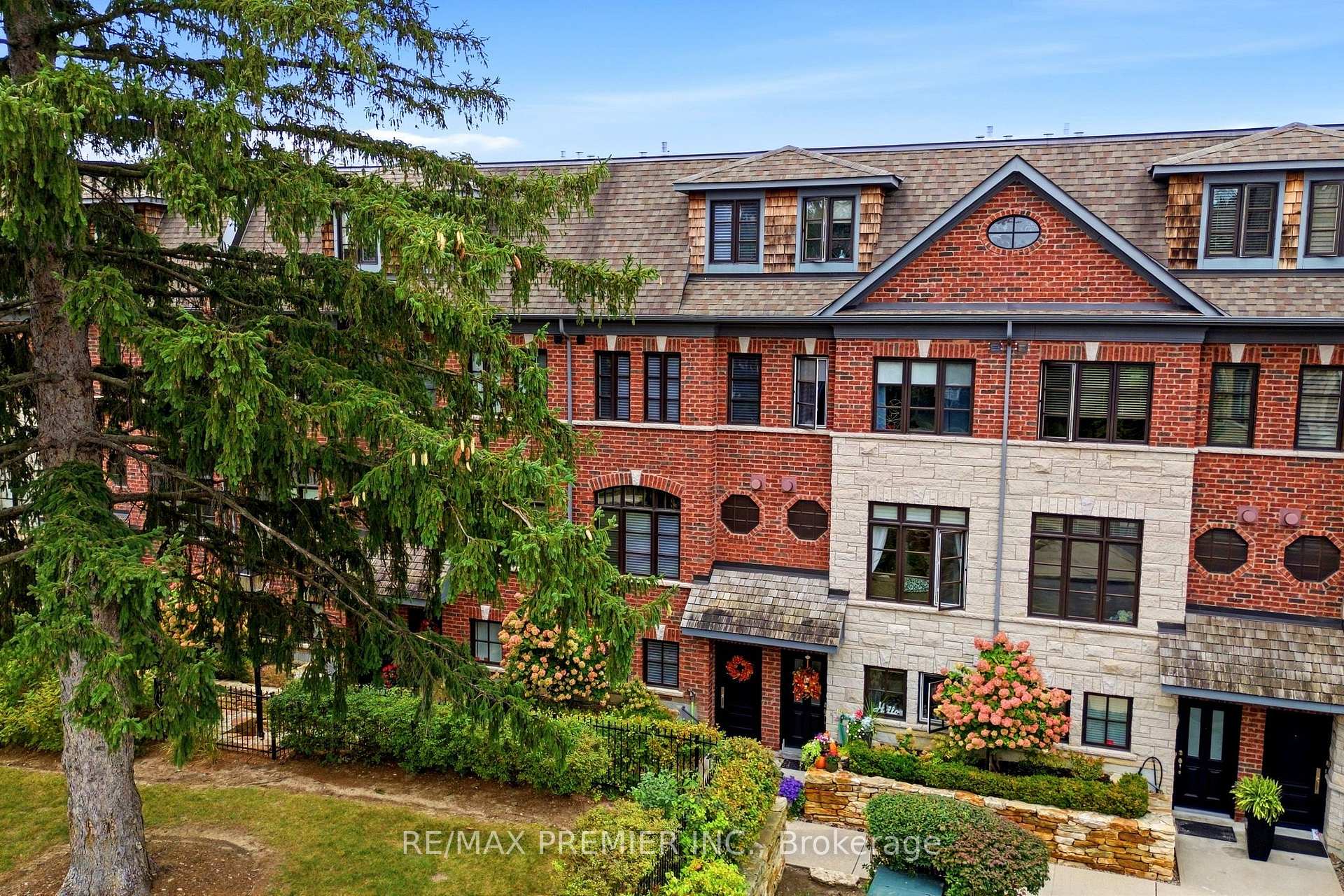 Photo 2 of 37 Nease Lane, Vaughan, West Woodbridge — HOMEH