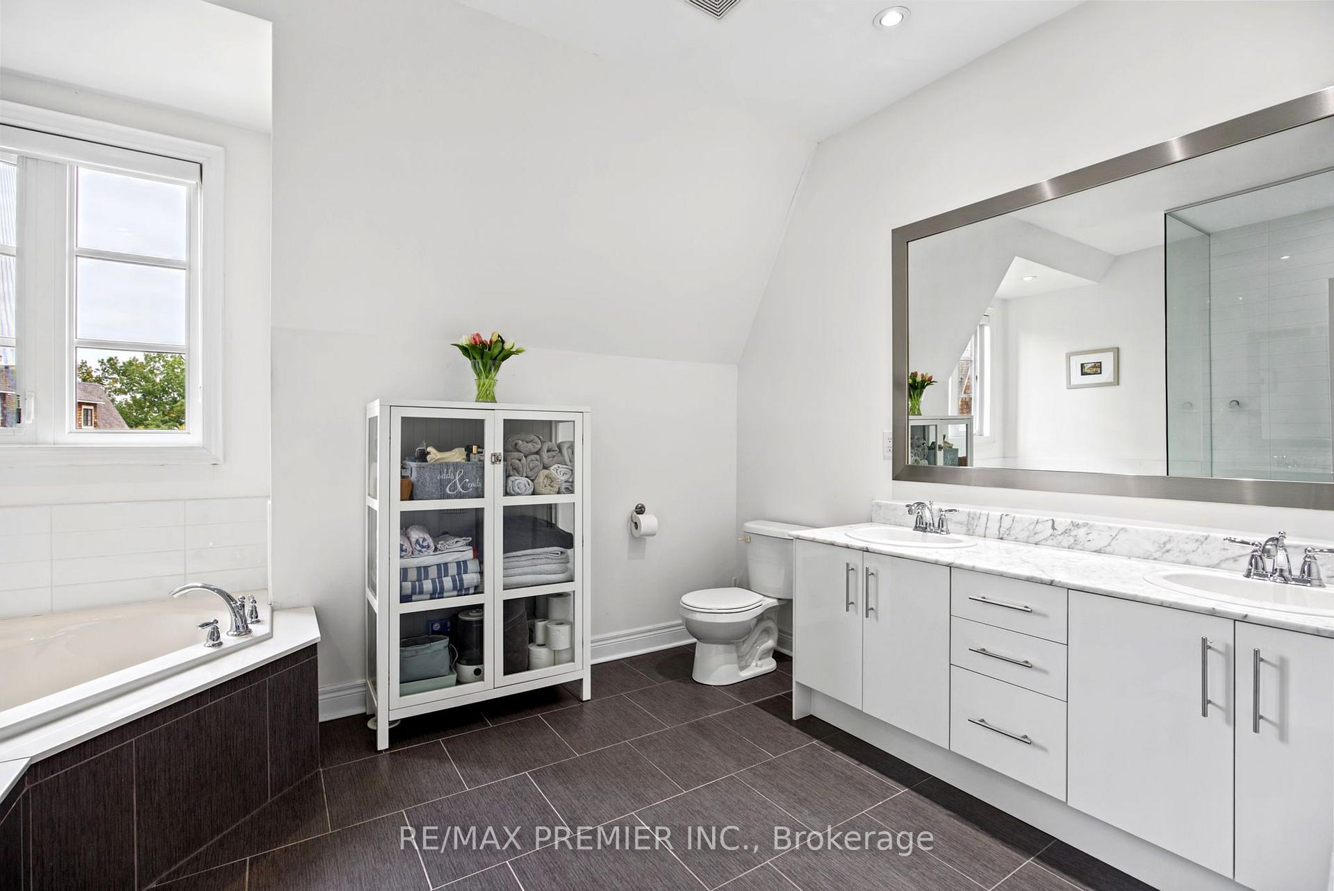 Photo 88 of 37 Nease Lane, Vaughan, West Woodbridge — HOMEH