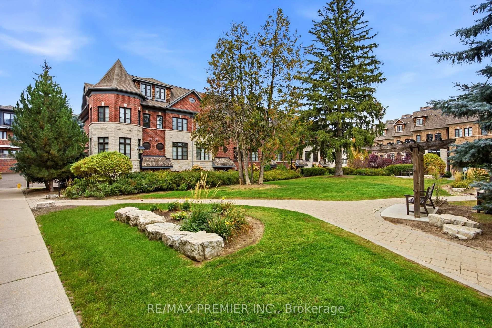 Photo 7 of 37 Nease Lane, Vaughan, West Woodbridge — HOMEH