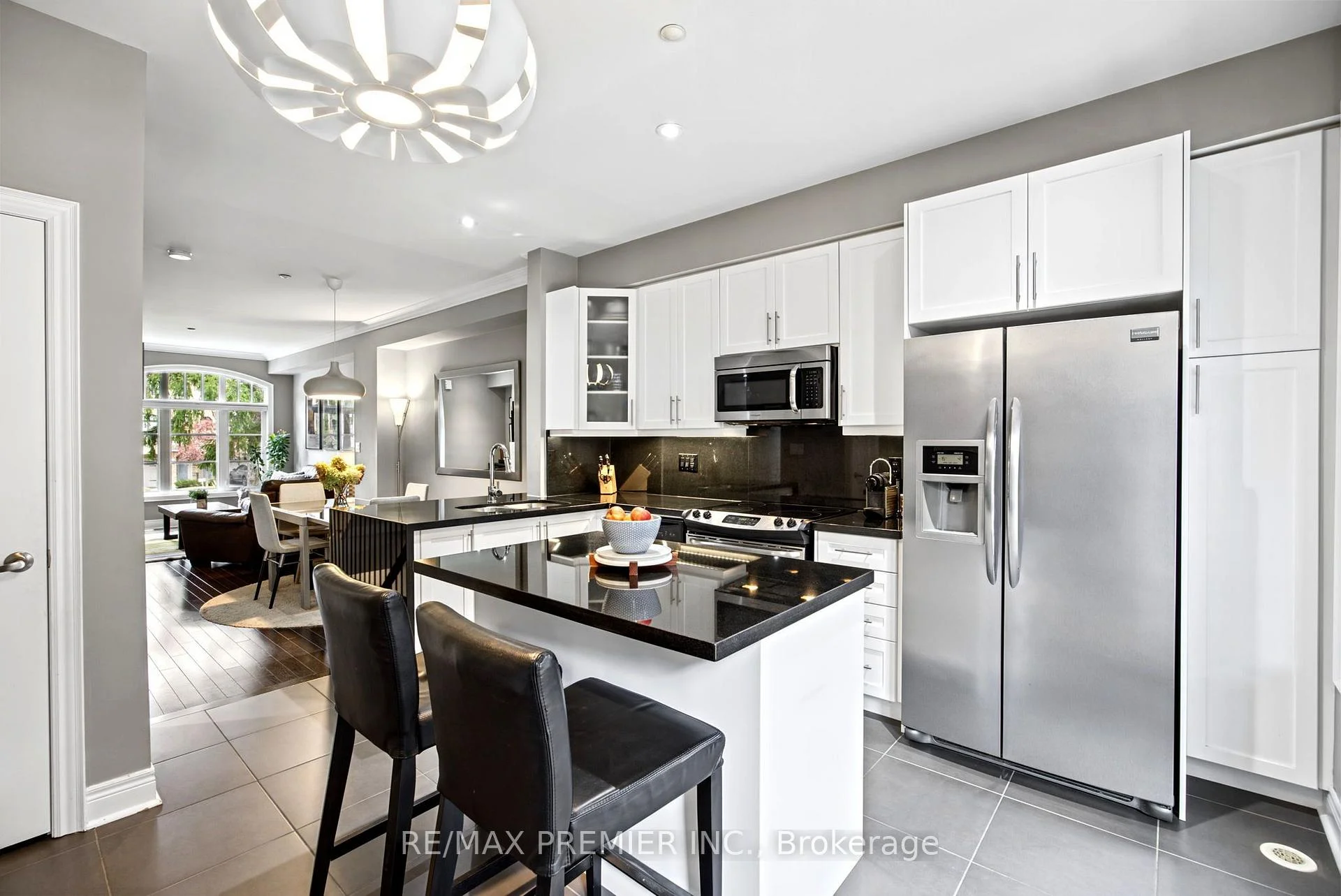 Photo 34 of 37 Nease Lane, Vaughan, West Woodbridge — HOMEH