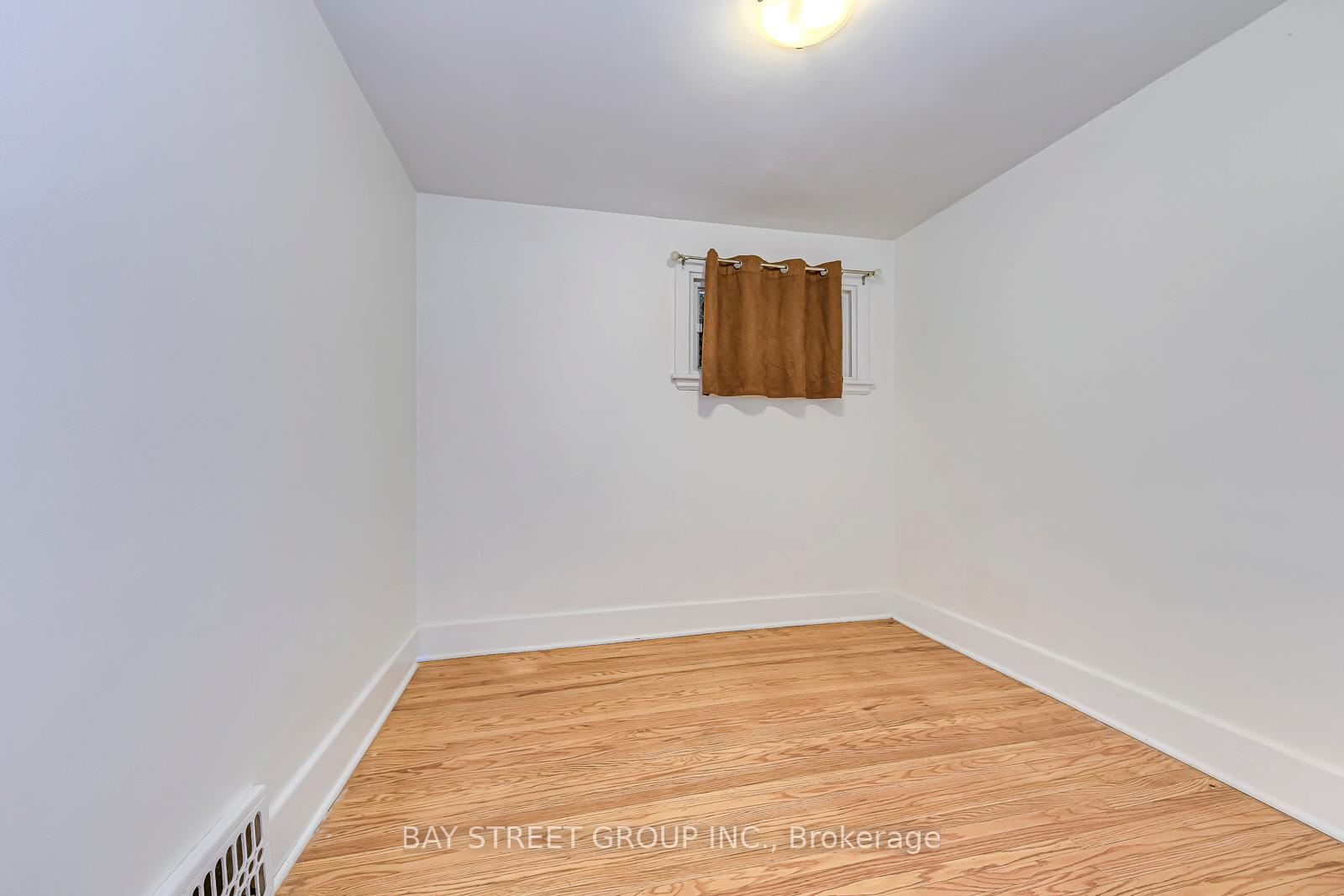 Photo 15 of 150 Crosthwaite Avenue N, Hamilton, Homeside — HOMEH